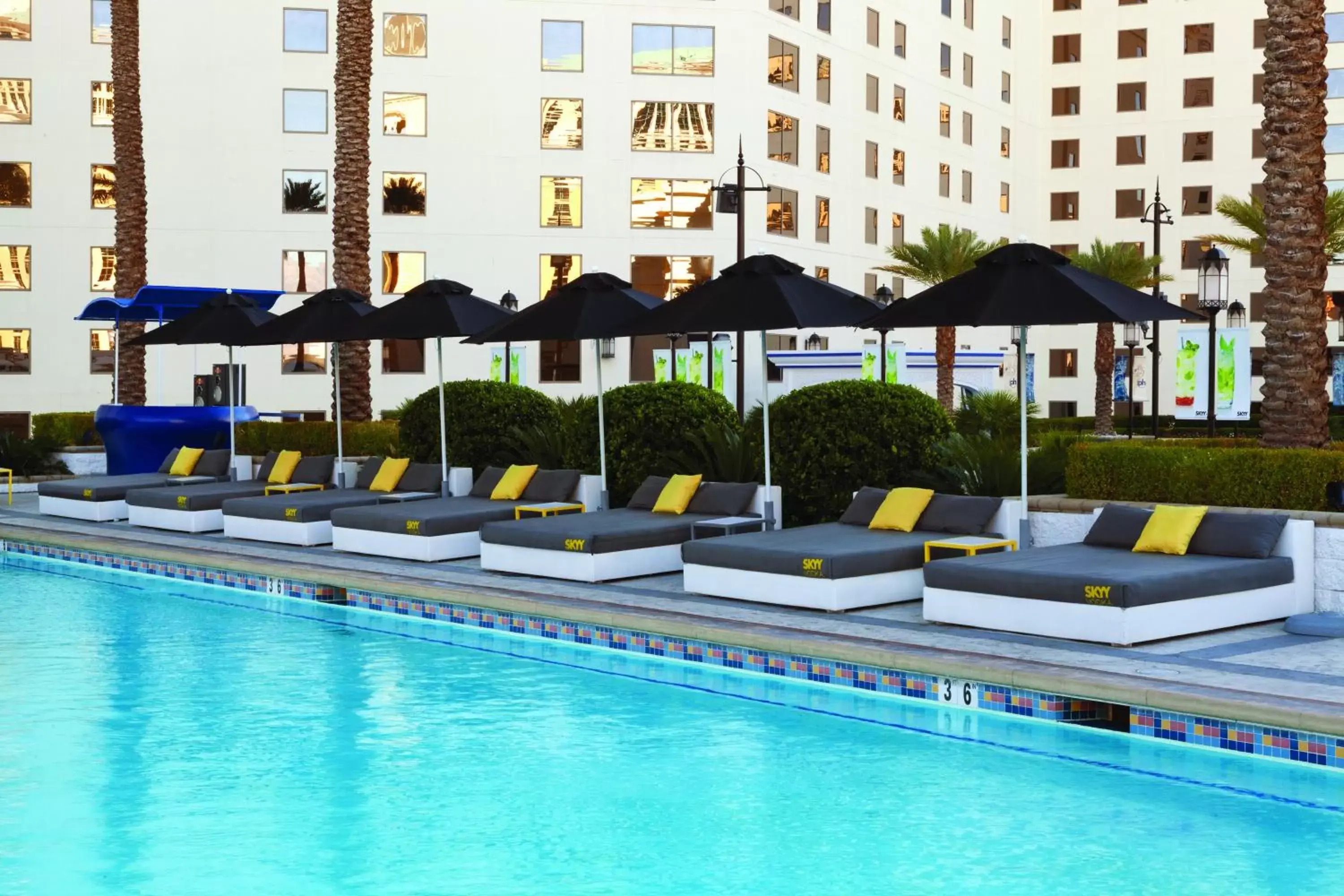 Swimming pool in Planet Hollywood Resort & Casino Swimming pool in Planet Hollywood Resort & Casino