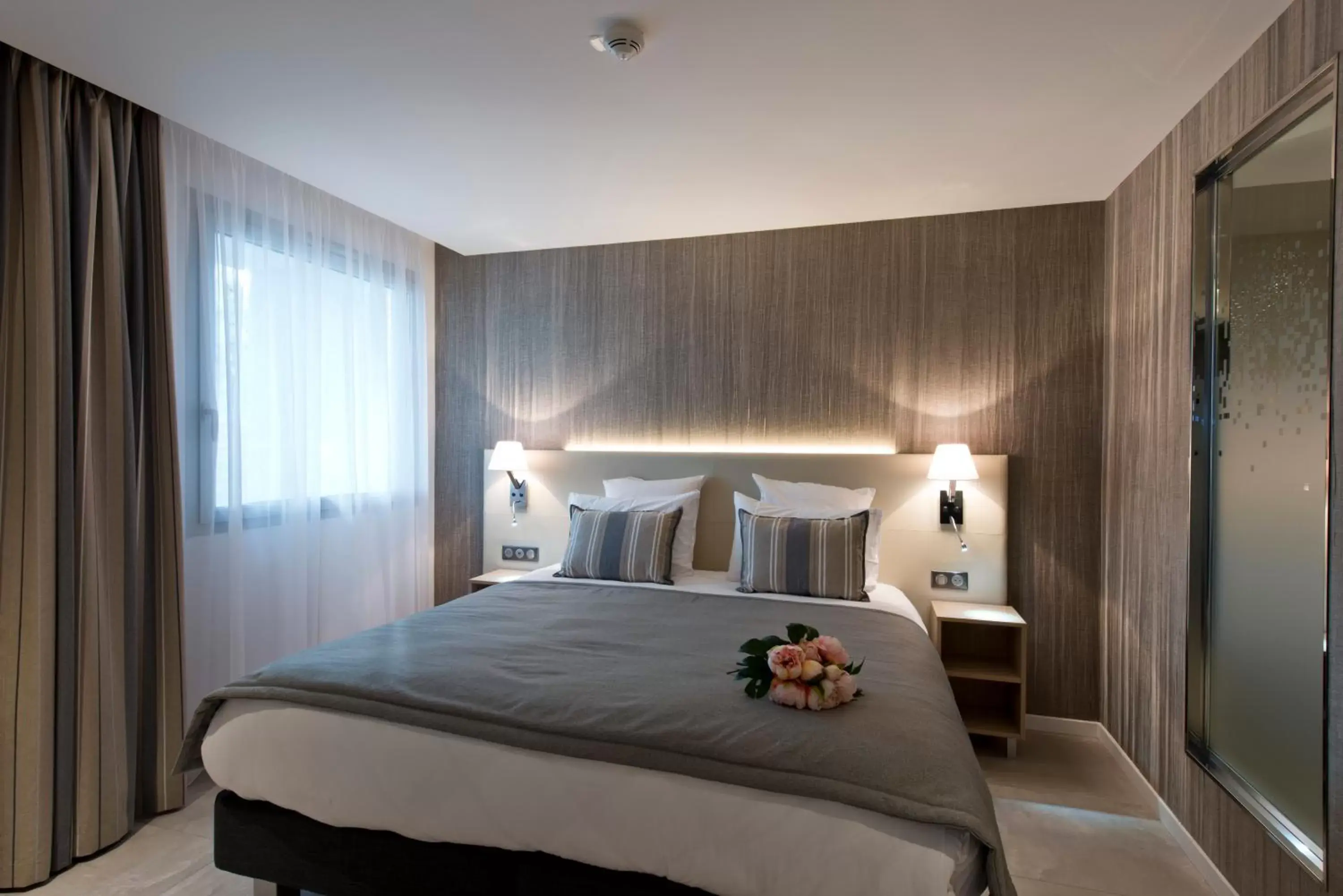 Bed in Golden Tulip Sophia Antipolis - Hotel & Spa Bed in Golden Tulip Sophia Antipolis - Hotel & Spa