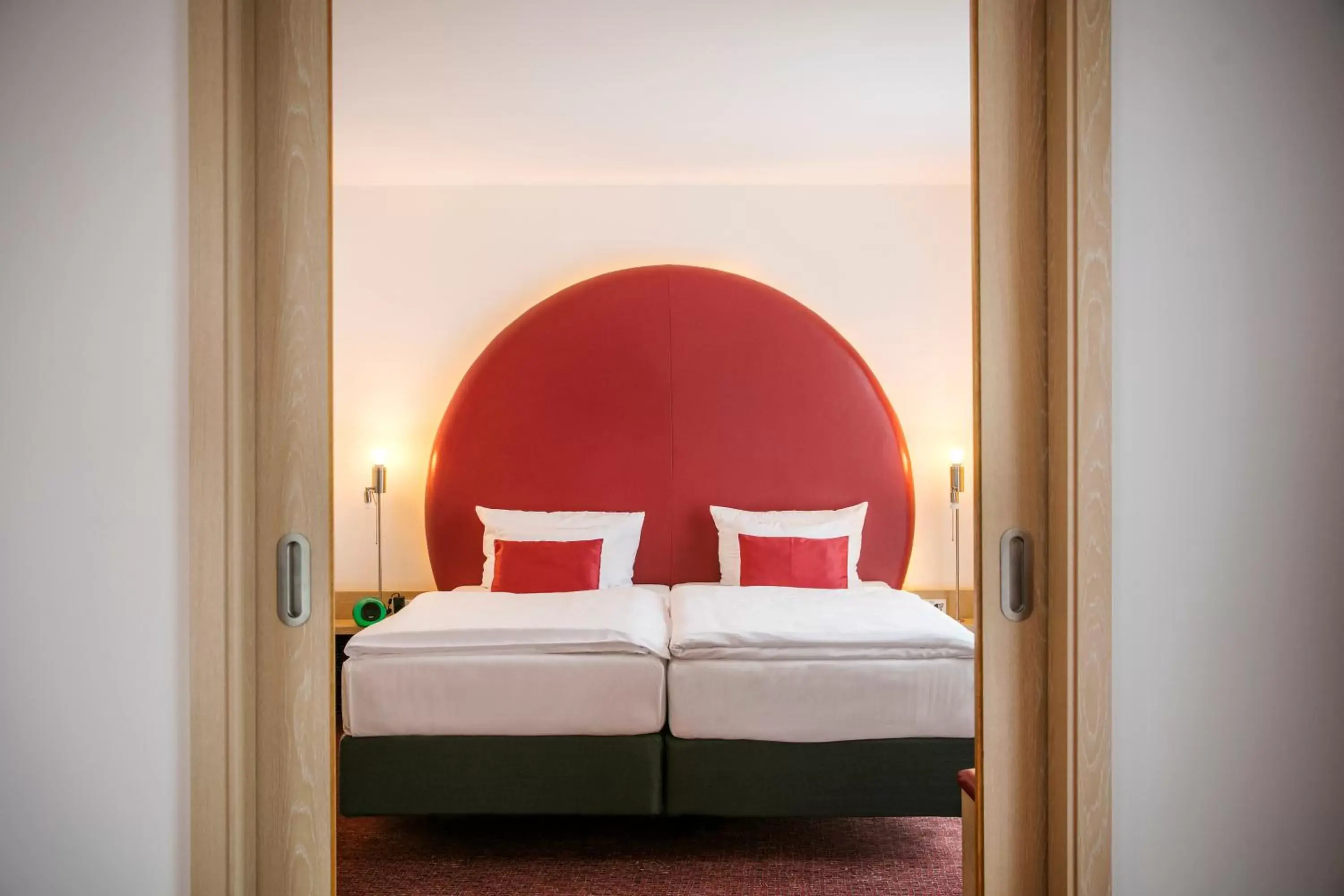 Photo of the whole room, Bed in ARCOTEL Rubin Hamburg Photo of the whole room, Bed in ARCOTEL Rubin Hamburg