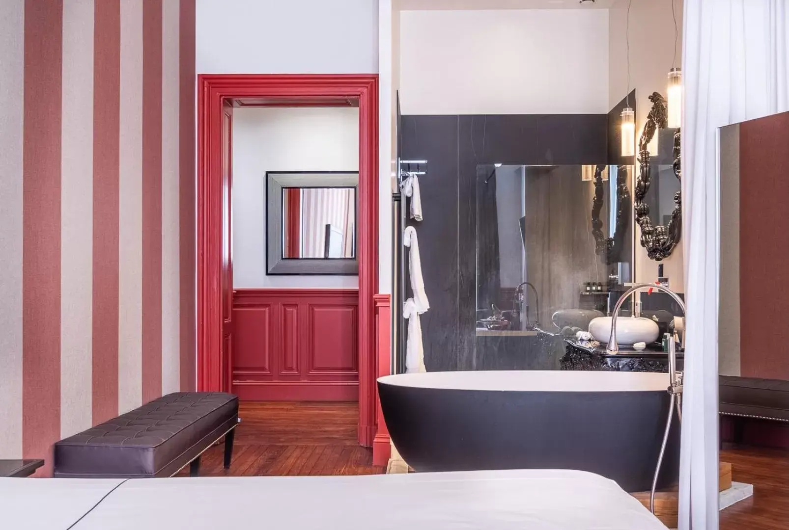Bathroom, Bed in Le Palais Gallien Hôtel & Spa Bathroom, Bed in Le Palais Gallien Hôtel & Spa