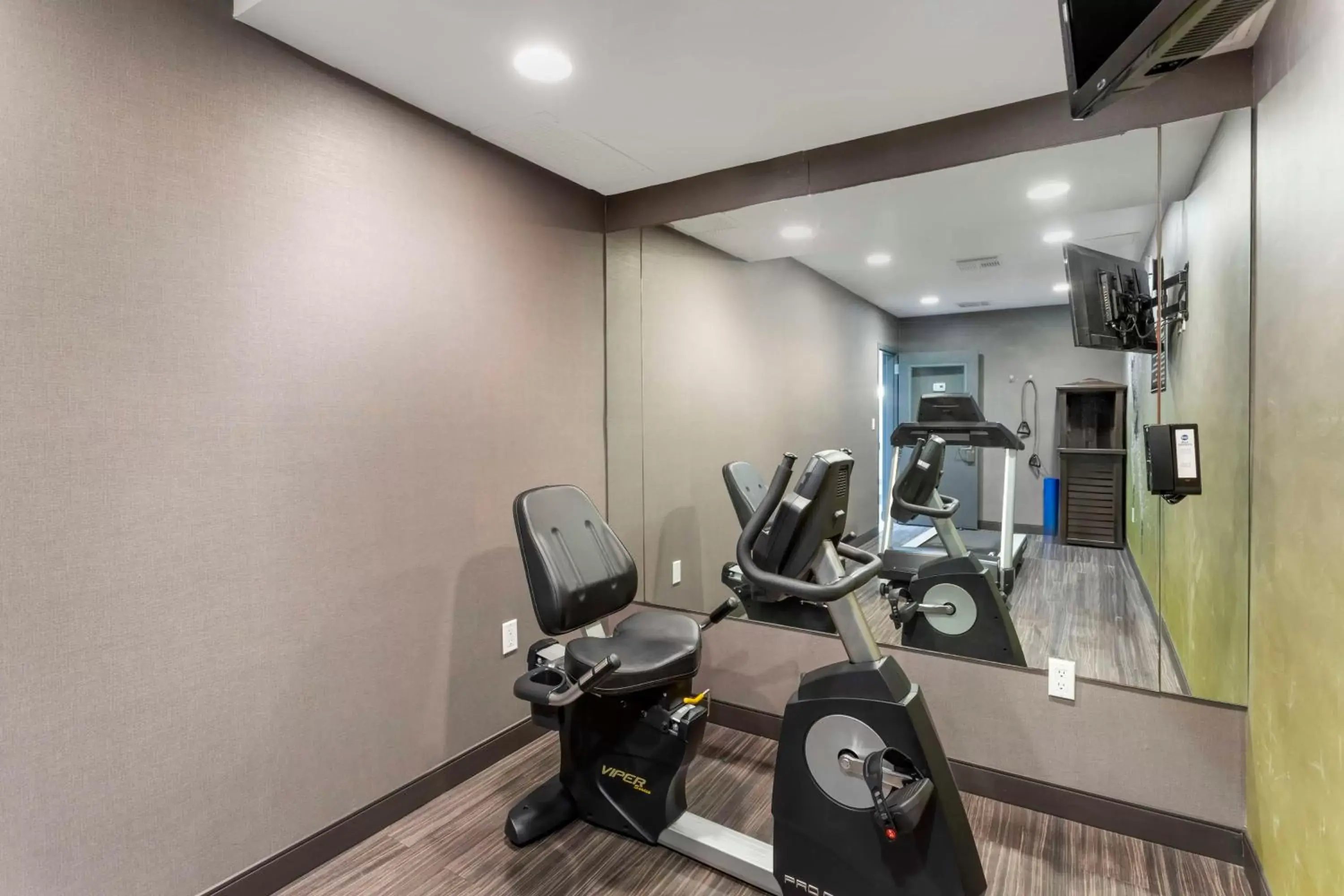 Fitness centre/facilities in Best Western Brooklyn-Coney Island Inn Fitness centre/facilities in Best Western Brooklyn-Coney Island Inn