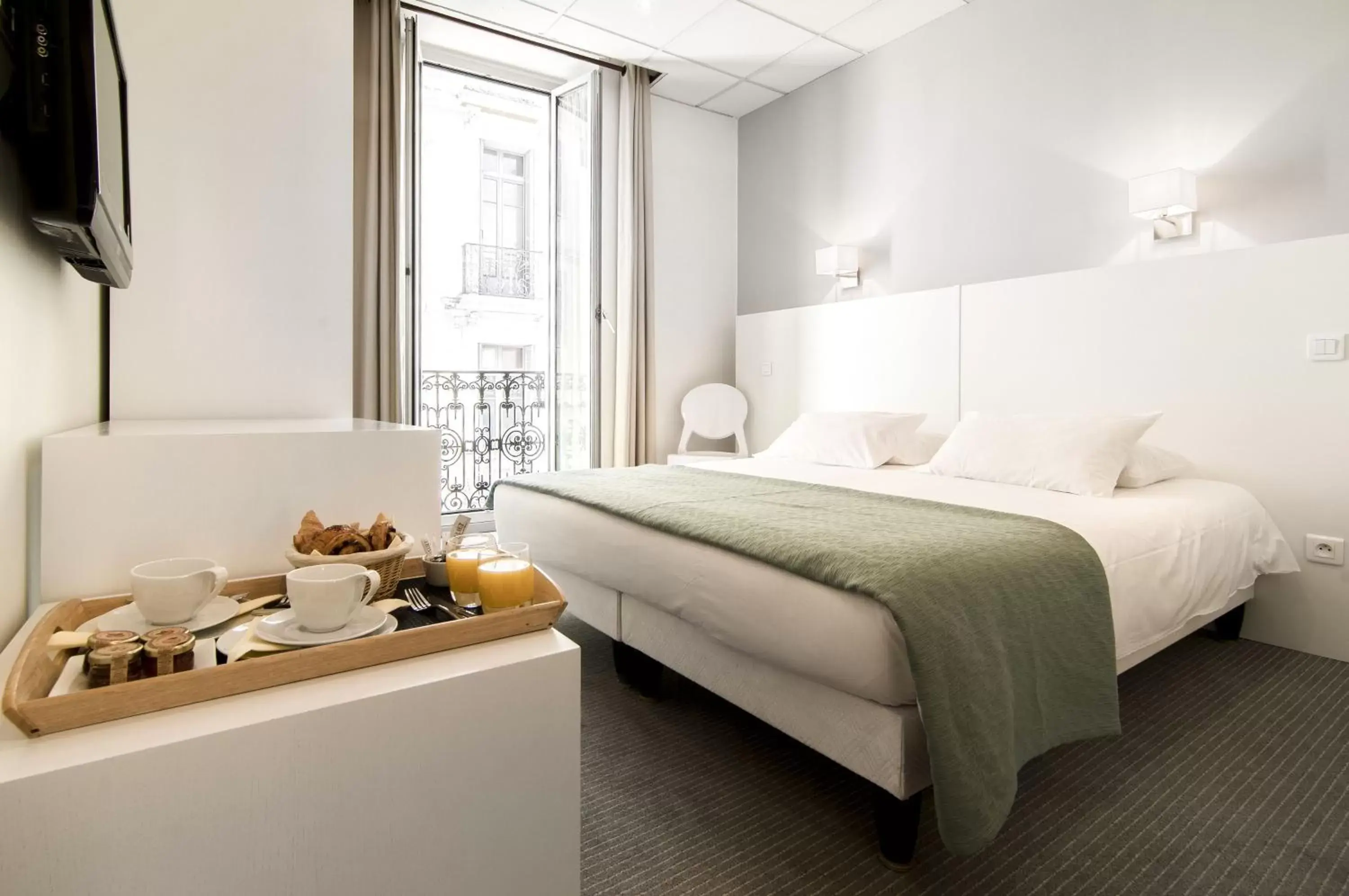 Bed in Hôtel P.L.M. Bed in Hôtel P.L.M.