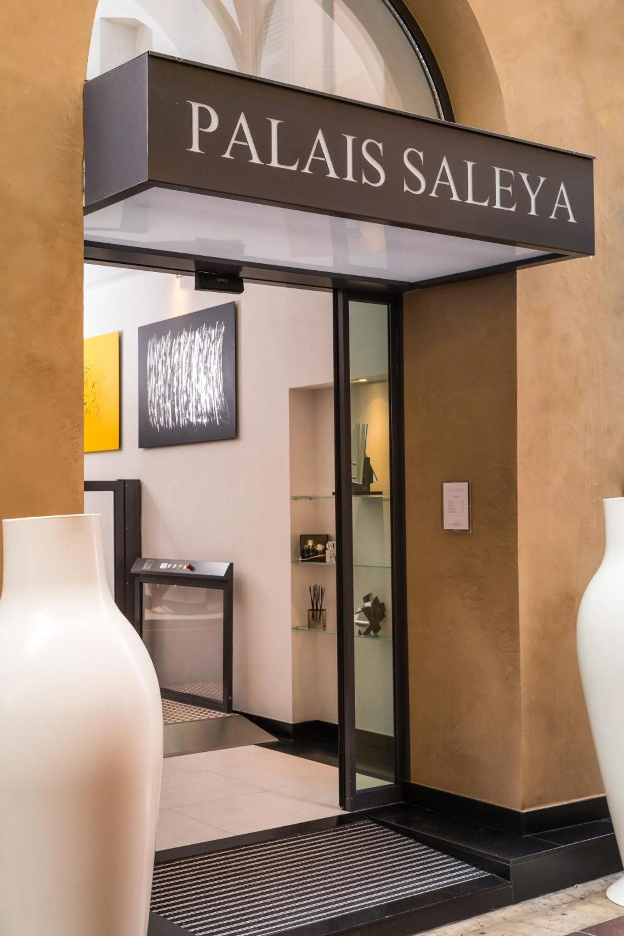 Facade/entrance in Palais Saleya Boutique Hôtel