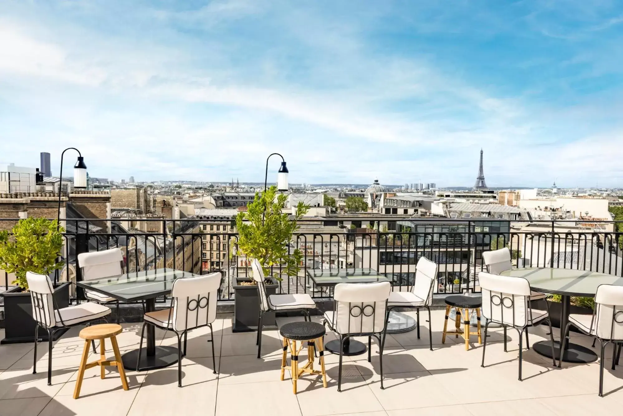 Patio in Kimpton - St Honoré Paris by IHG Patio in Kimpton - St Honoré Paris by IHG