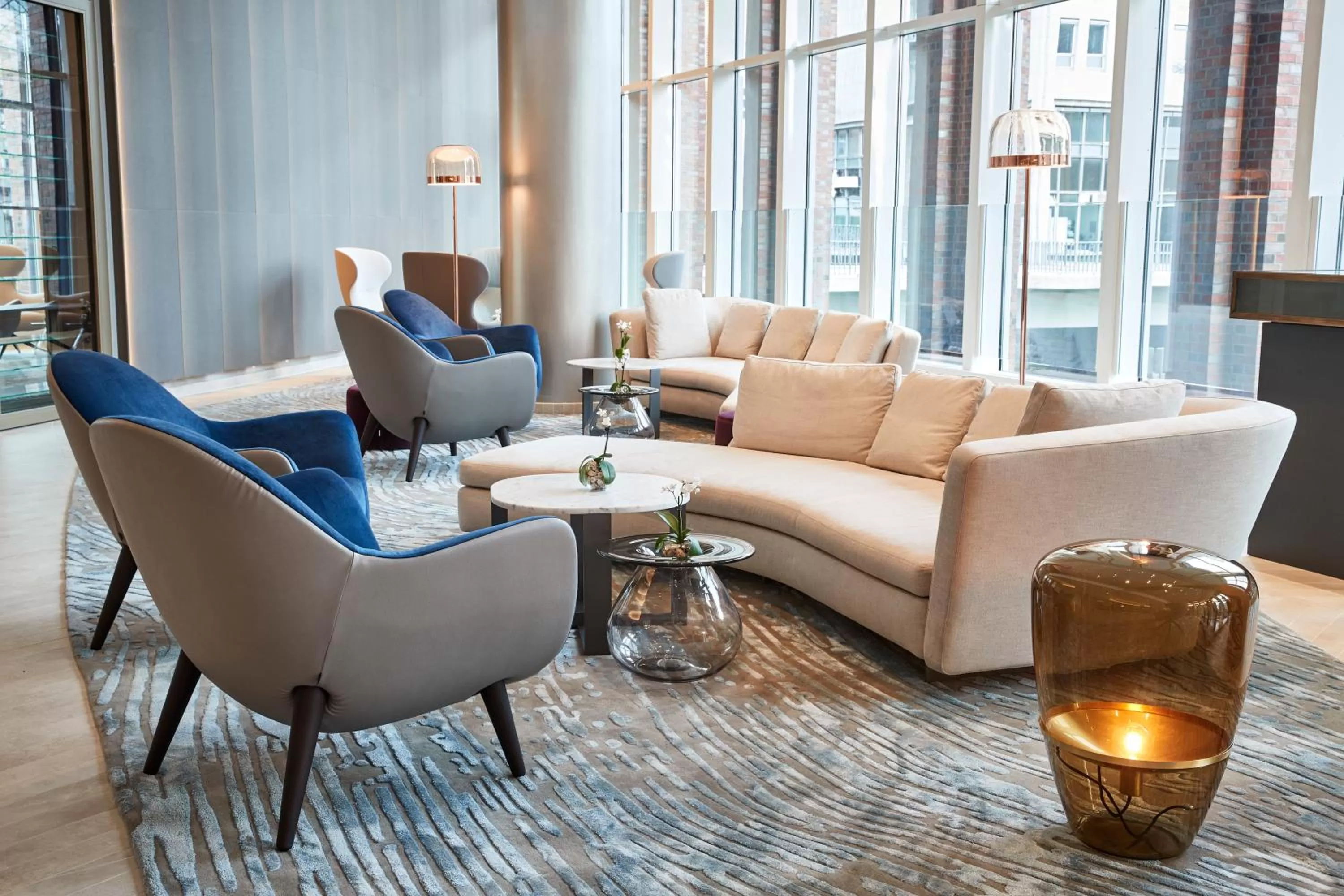 Lobby or reception in Steigenberger Hotel Hamburg