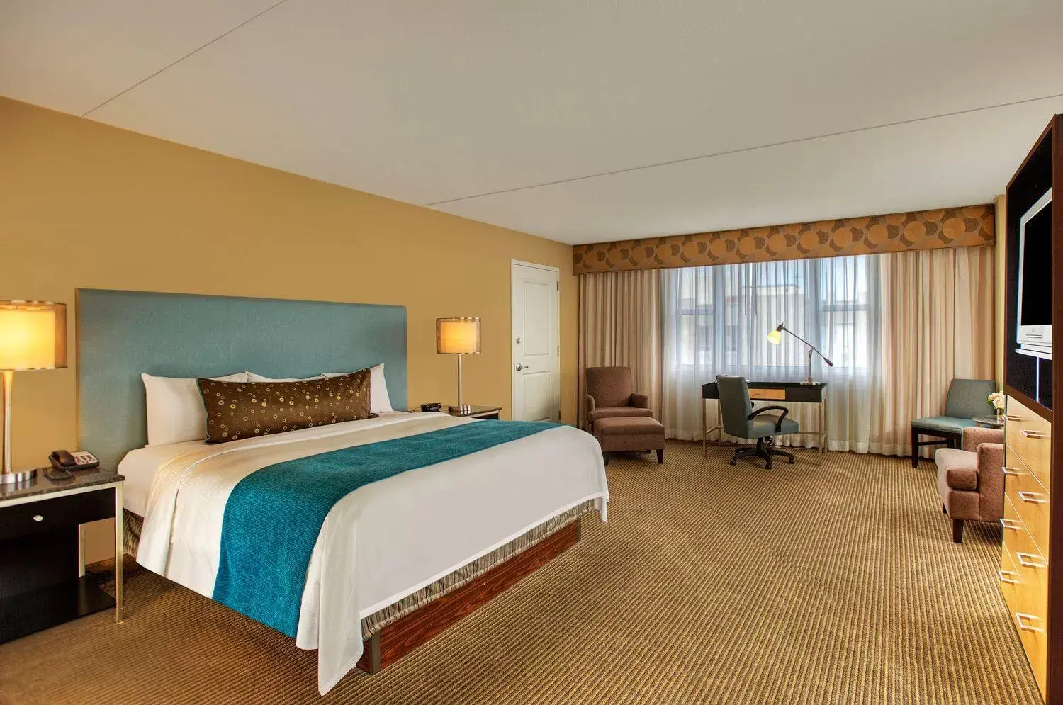 Photo of the whole room, Bed in Heldrich Hotel and Conference Center Photo of the whole room, Bed in Heldrich Hotel and Conference Center