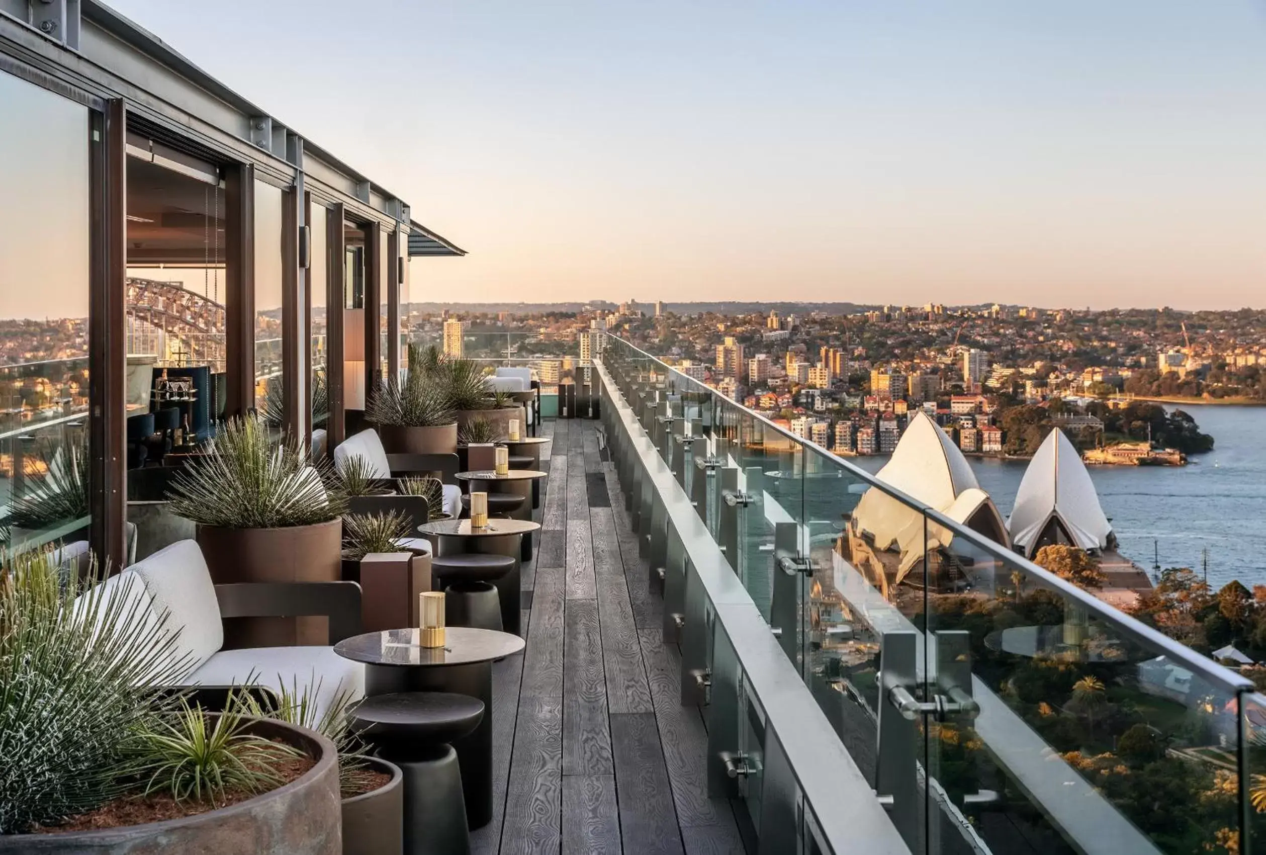 Lounge or bar in InterContinental Sydney by IHG Lounge or bar in InterContinental Sydney by IHG