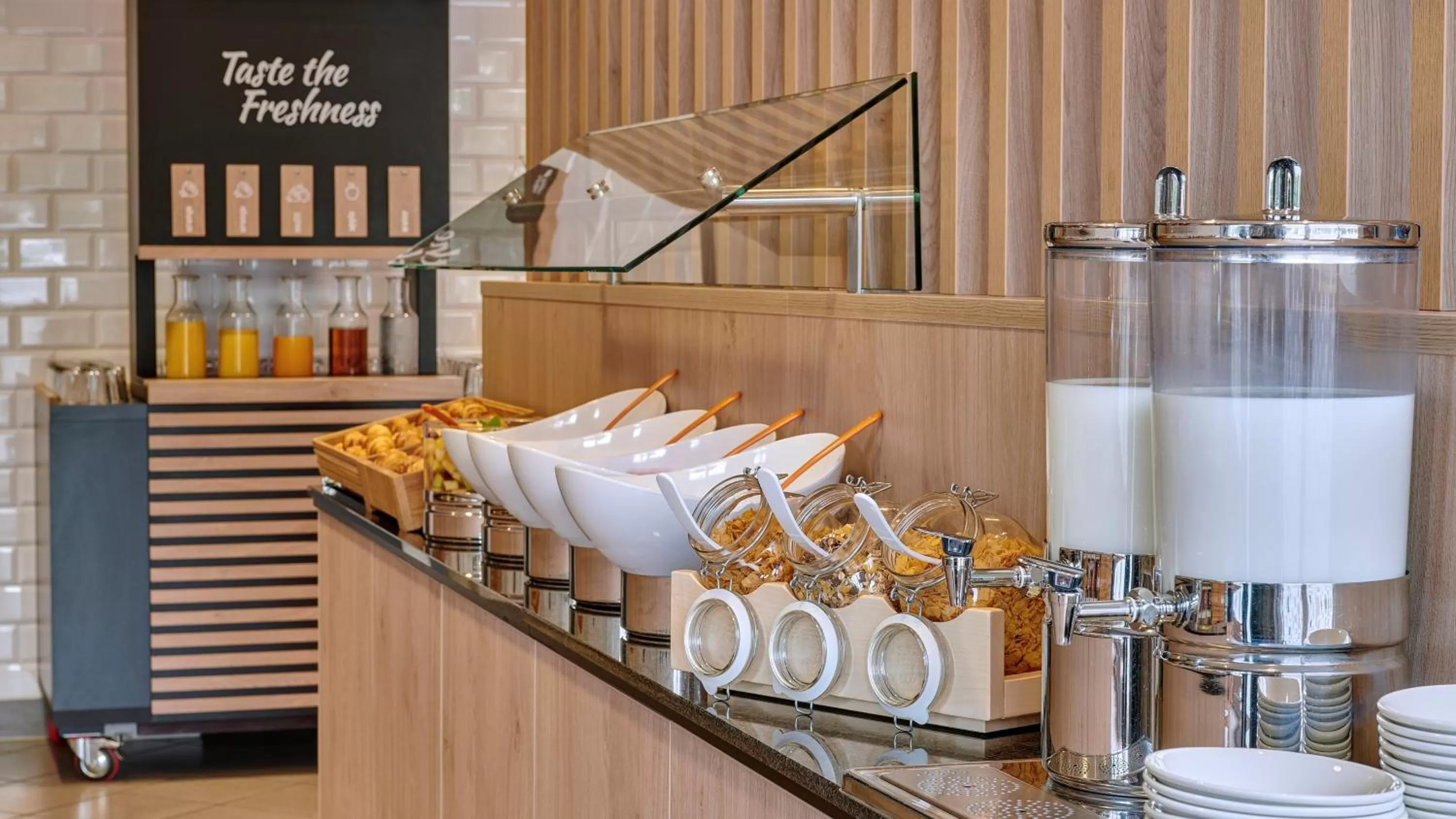 Breakfast in Holiday Inn Express Cologne Muelheim by IHG