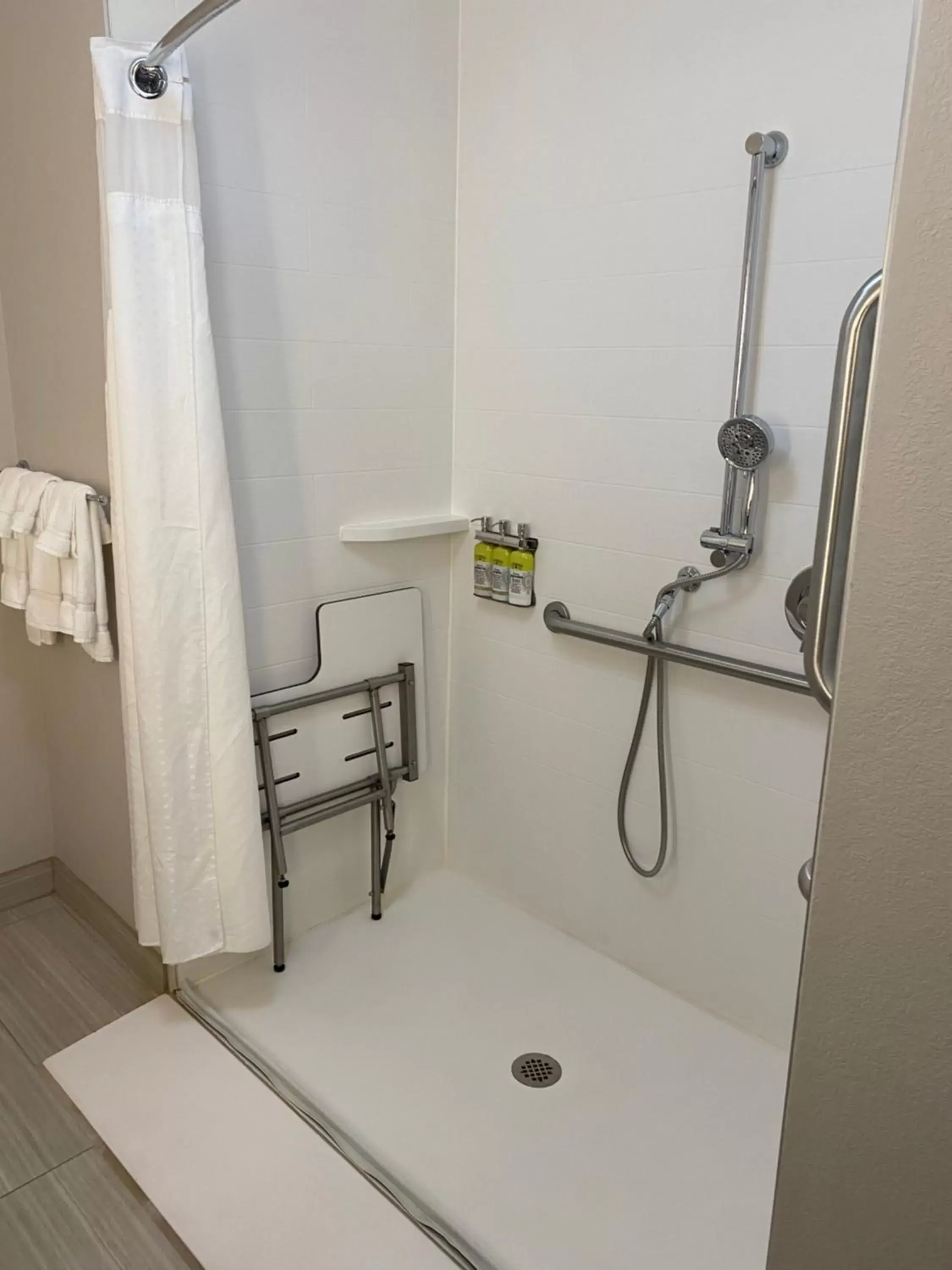Bathroom in Holiday Inn Express & Suites Atlanta Airport NE - Hapeville by IHG Bathroom in Holiday Inn Express & Suites Atlanta Airport NE - Hapeville by IHG