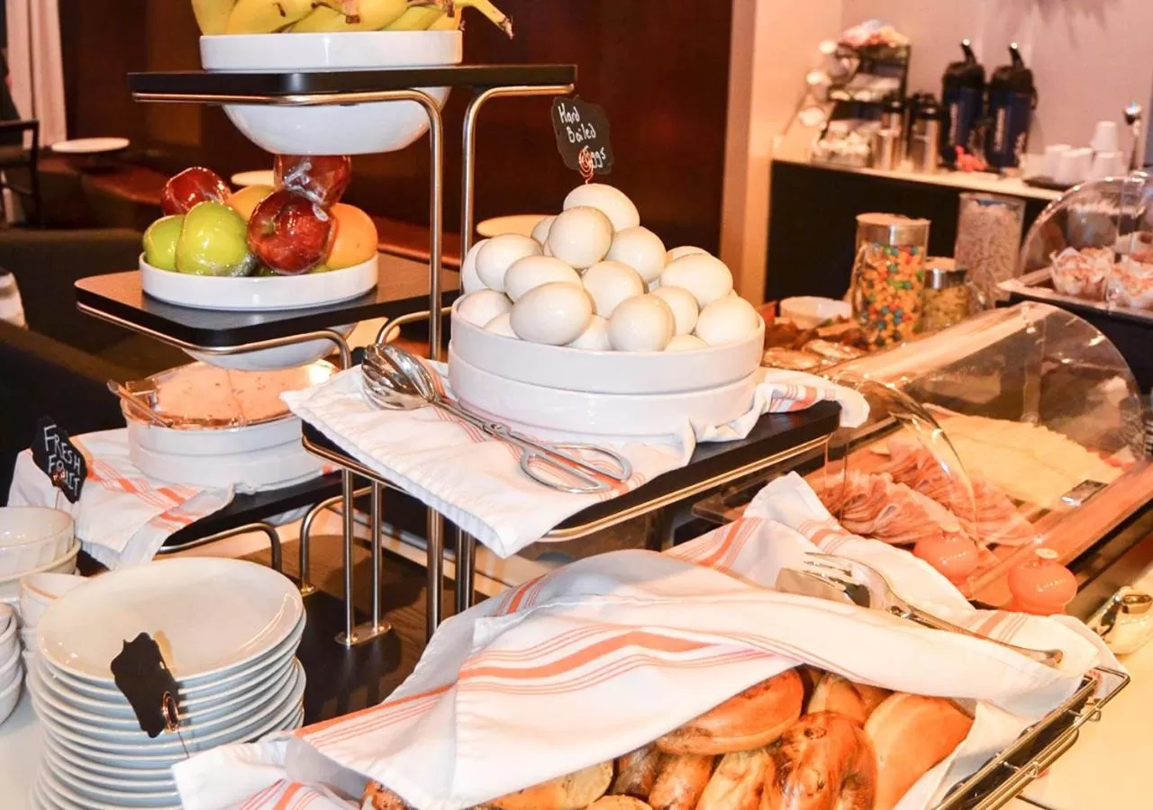 Restaurant/places to eat in NU Hotel