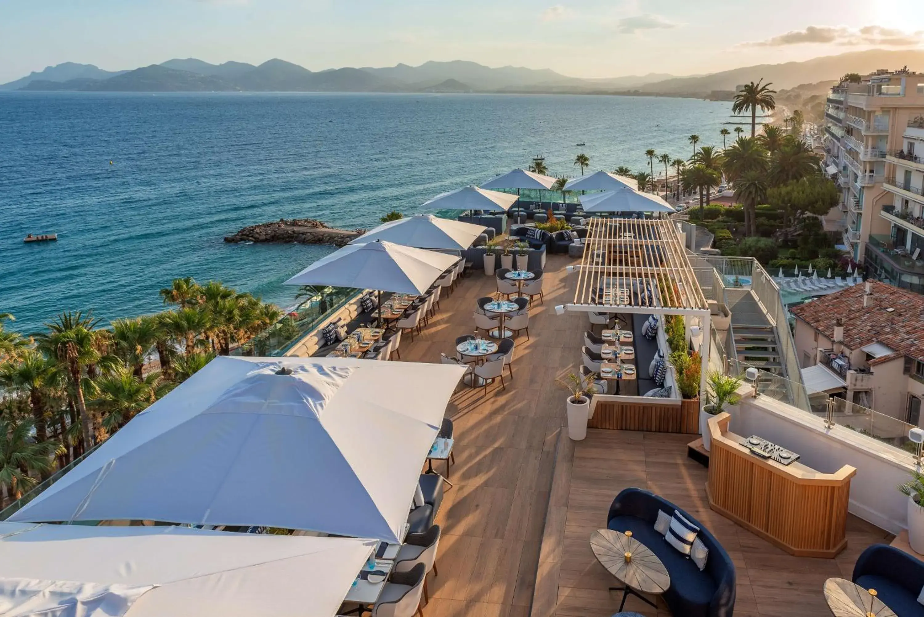 Property building in Canopy by Hilton Cannes Property building in Canopy by Hilton Cannes