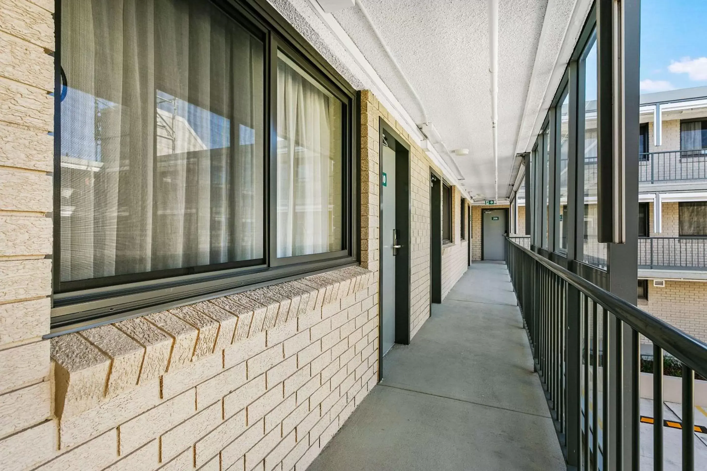 Property building in Quality Inn Sunshine Haberfield Property building in Quality Inn Sunshine Haberfield