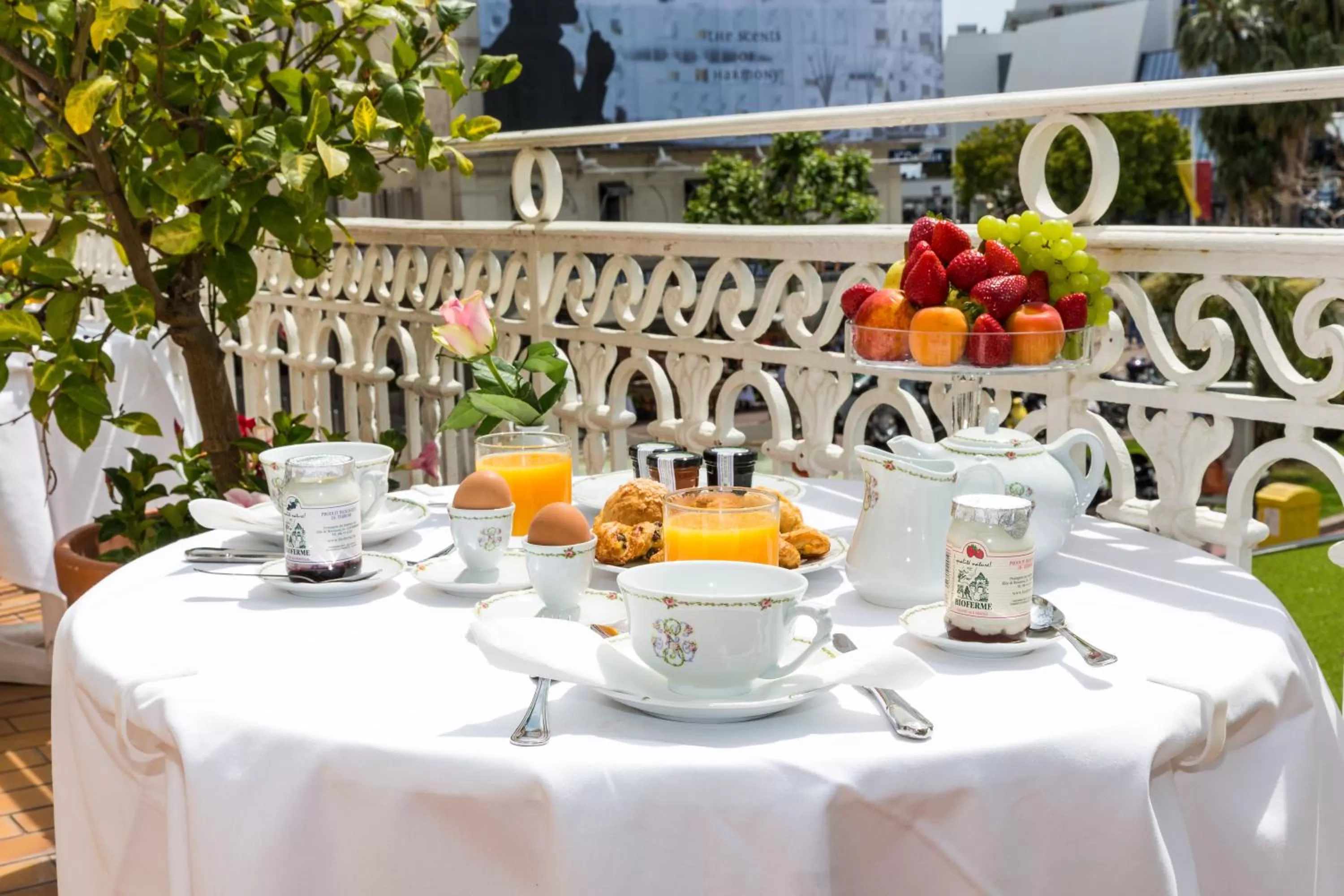 American breakfast in Hotel Splendid