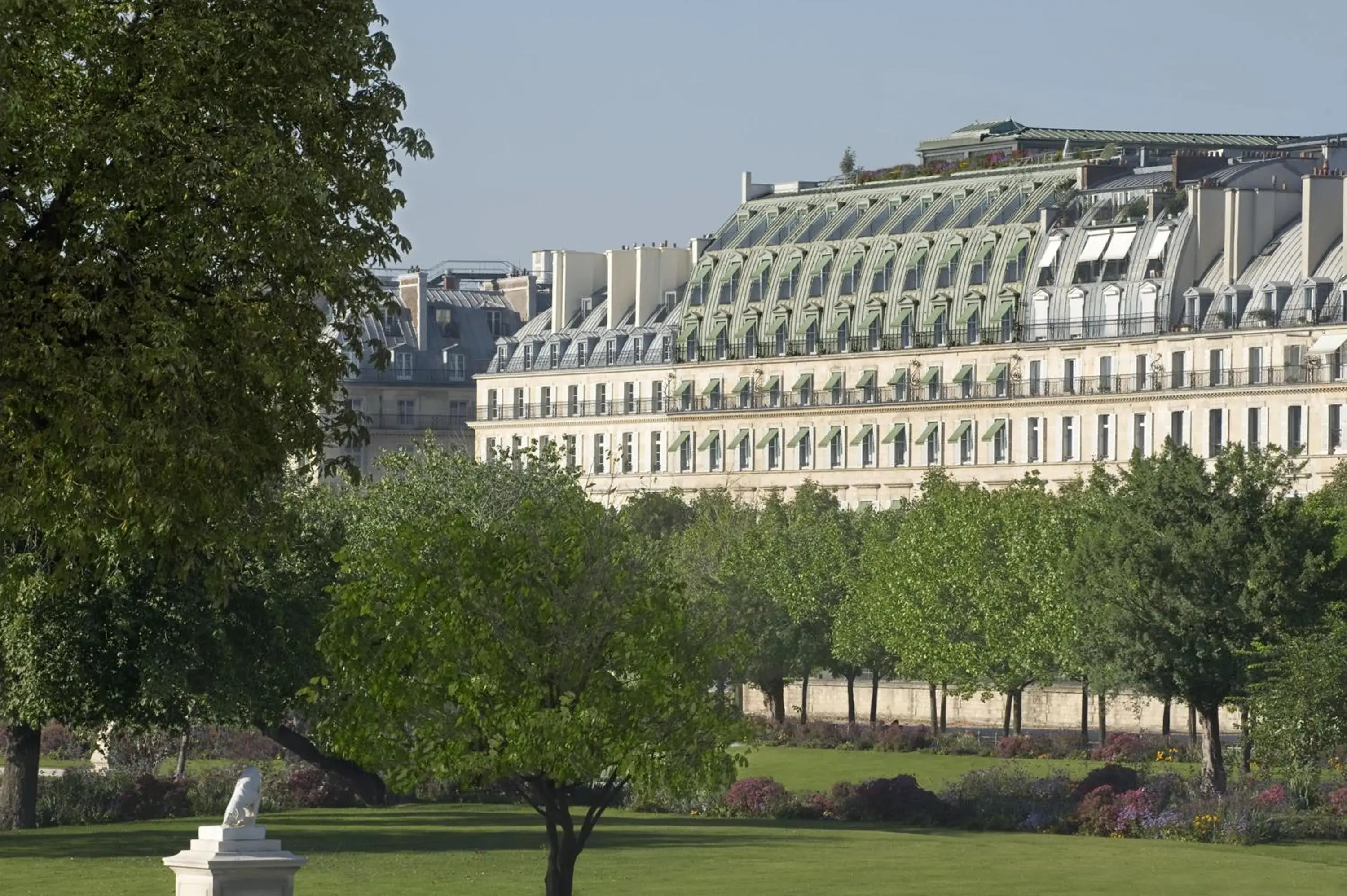 Facade/entrance in Le Meurice – Dorchester Collection Facade/entrance in Le Meurice – Dorchester Collection