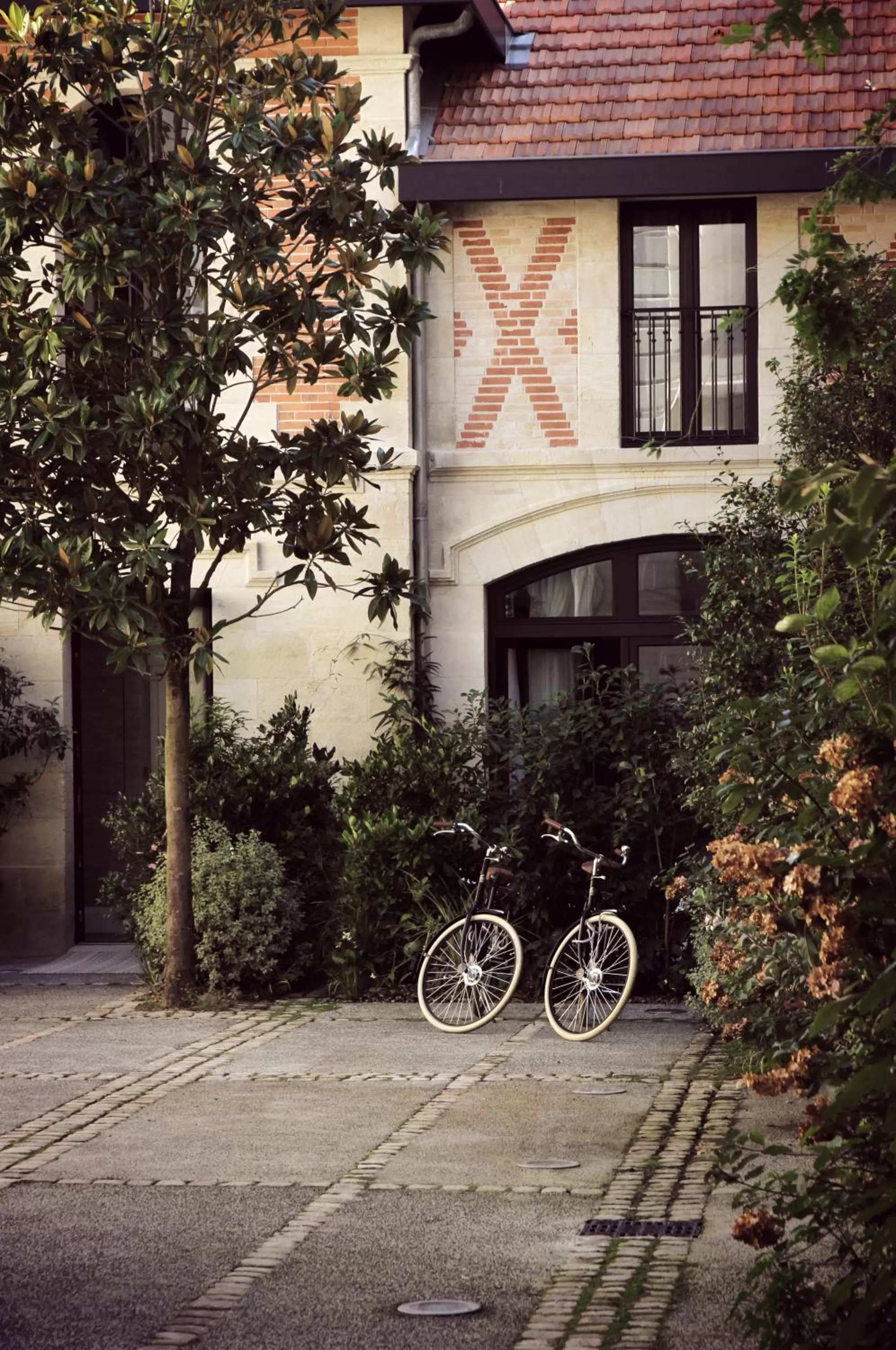 Facade/entrance in Yndo Hôtel