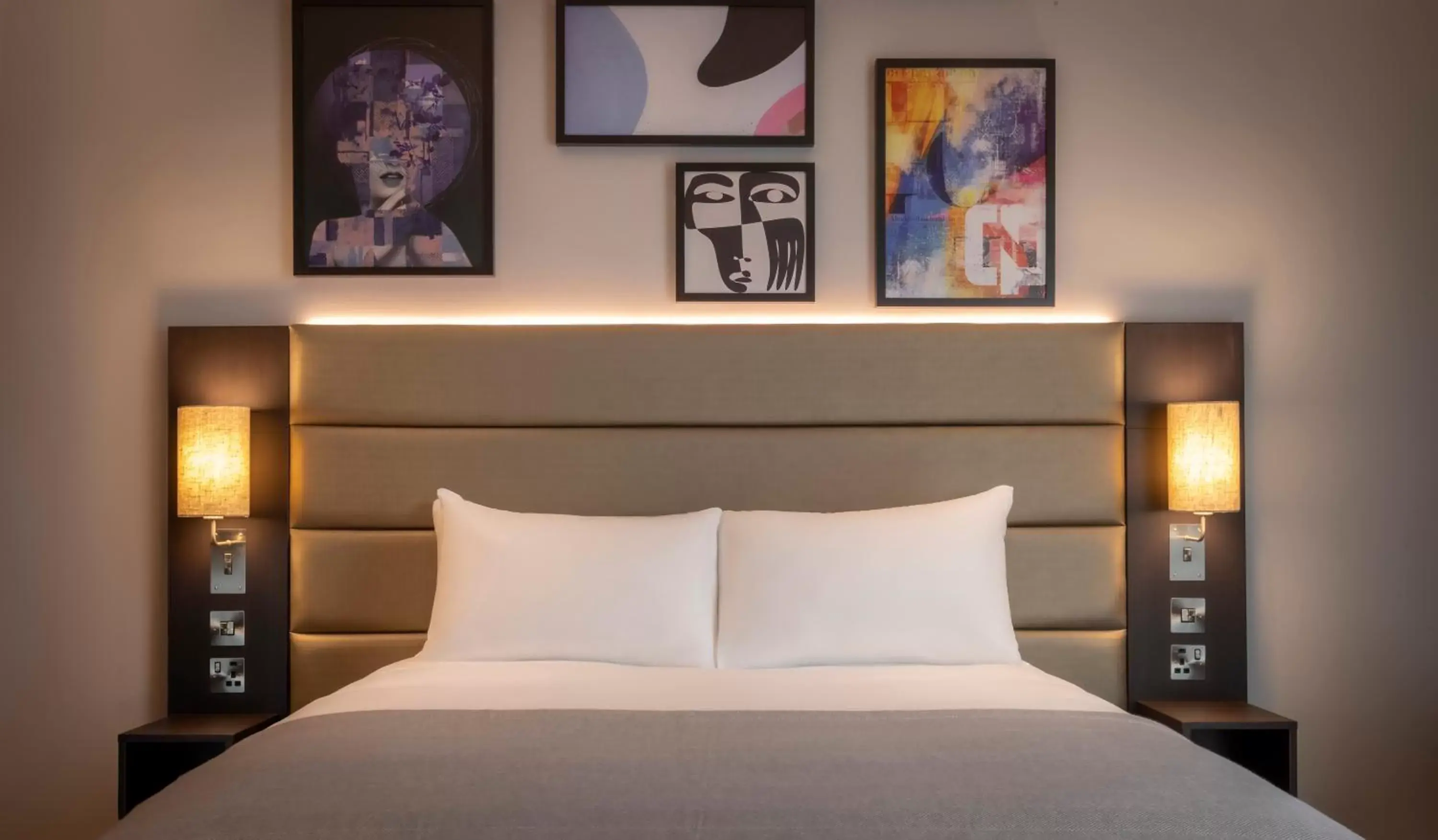 Bedroom, Bed in Maldron Hotel Finsbury Park, London Bedroom, Bed in Maldron Hotel Finsbury Park, London