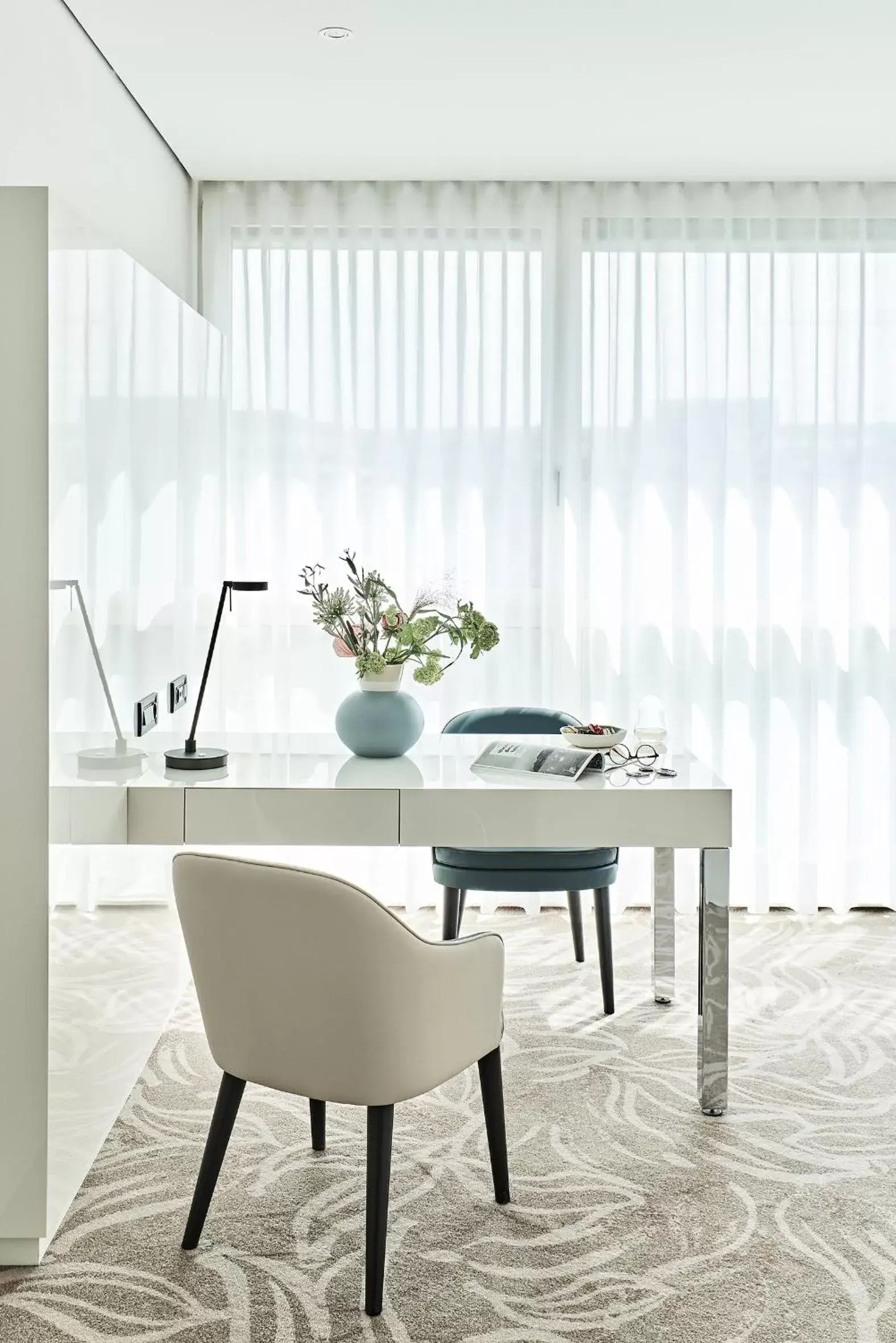 Photo of the whole room in SIDE, Hamburg, a Member of Design Hotels Photo of the whole room in SIDE, Hamburg, a Member of Design Hotels