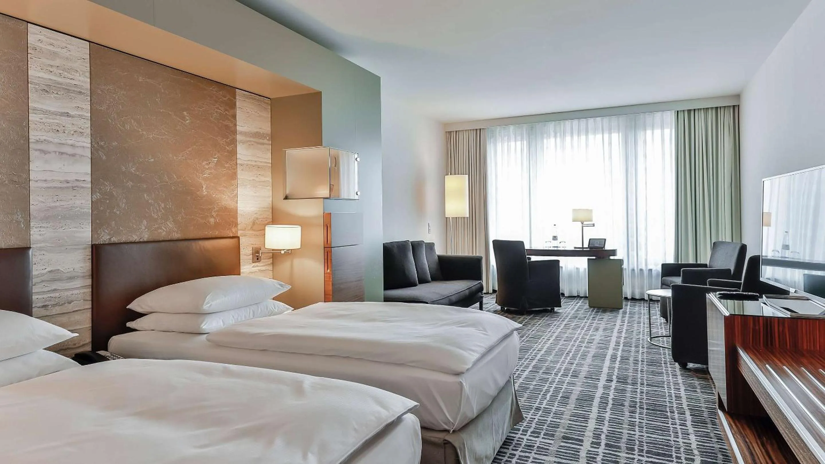 Bedroom, Bed in Dorint Hotel am Heumarkt Köln