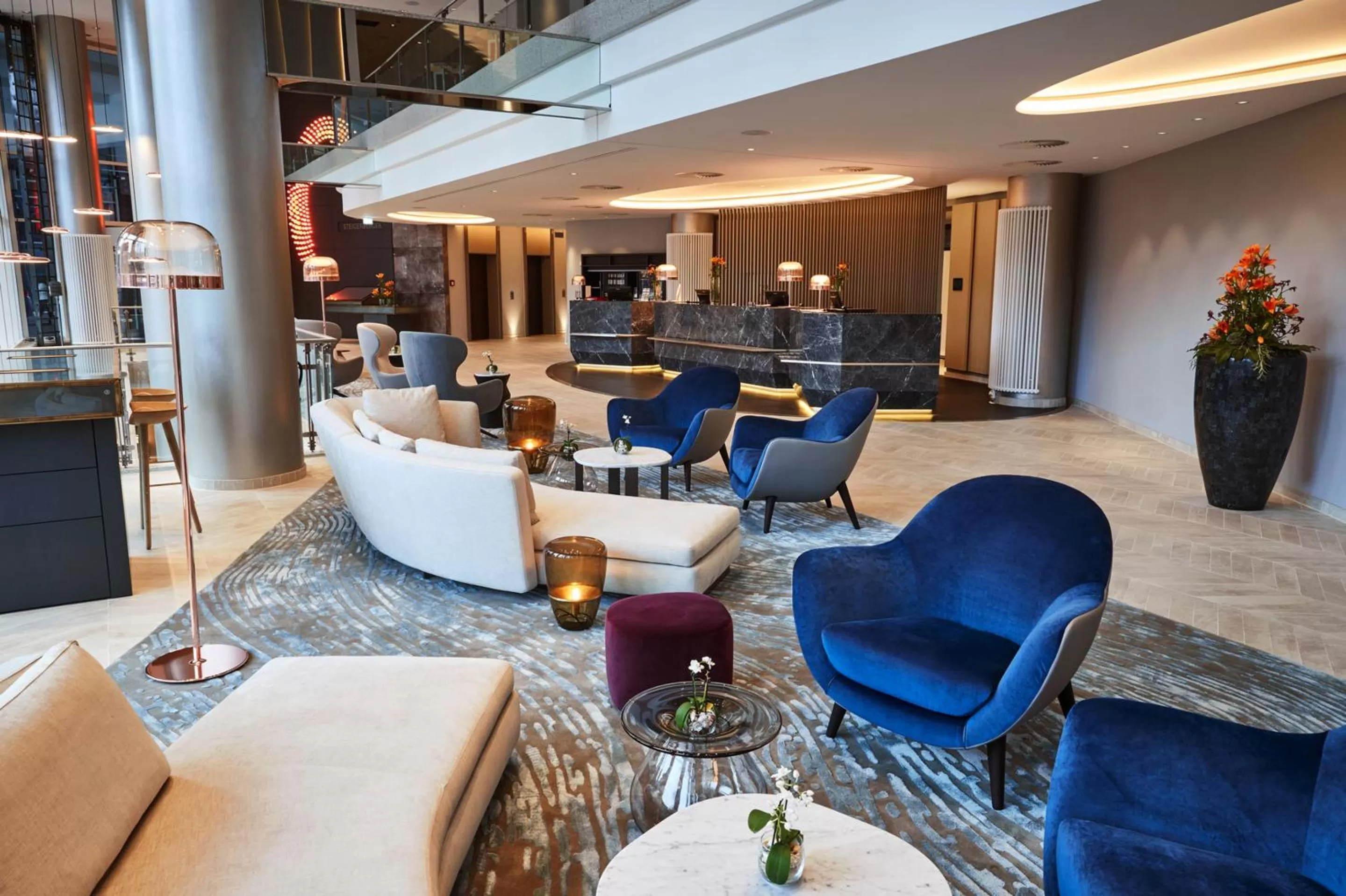 Lobby or reception in Steigenberger Hotel Hamburg
