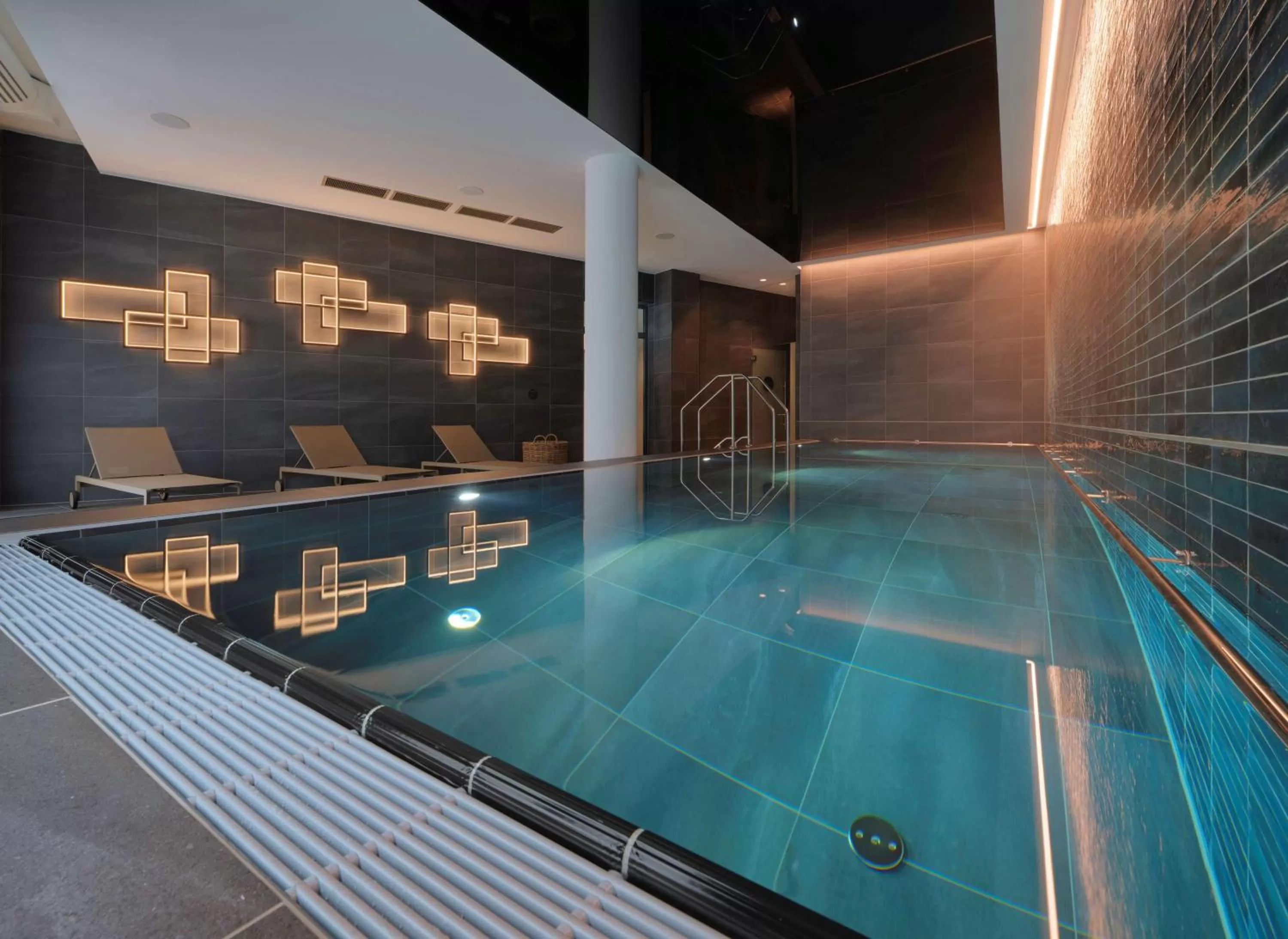 Pool view in Adina Apartment Hotel Cologne