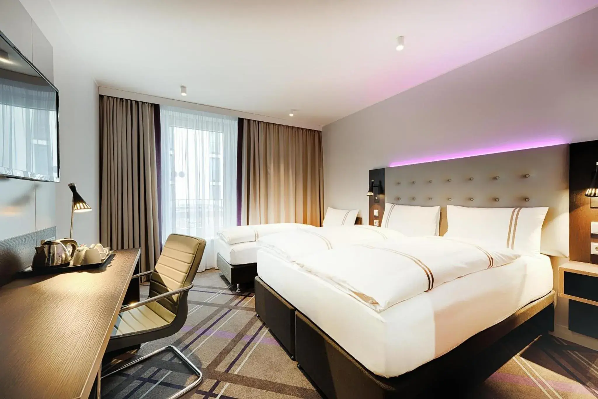Bedroom, Bed in Premier Inn Hamburg City Klostertor Bedroom, Bed in Premier Inn Hamburg City Klostertor