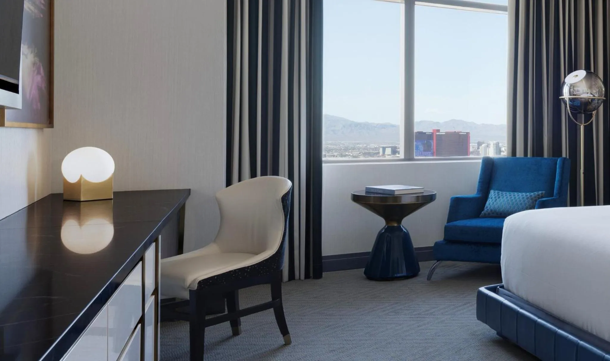 Bedroom, Bed in The Cosmopolitan Of Las Vegas