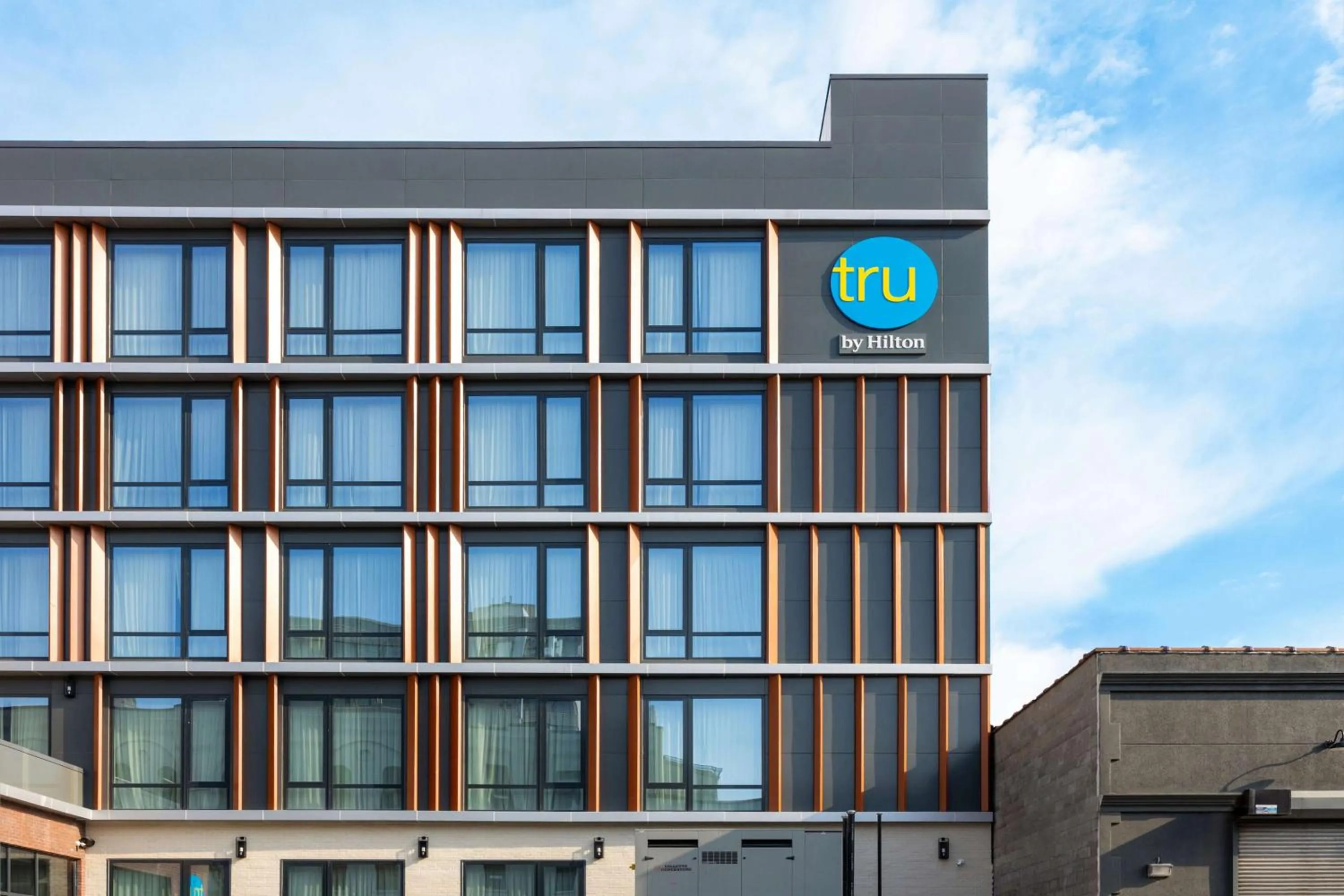 Property building in Tru By Hilton Brooklyn