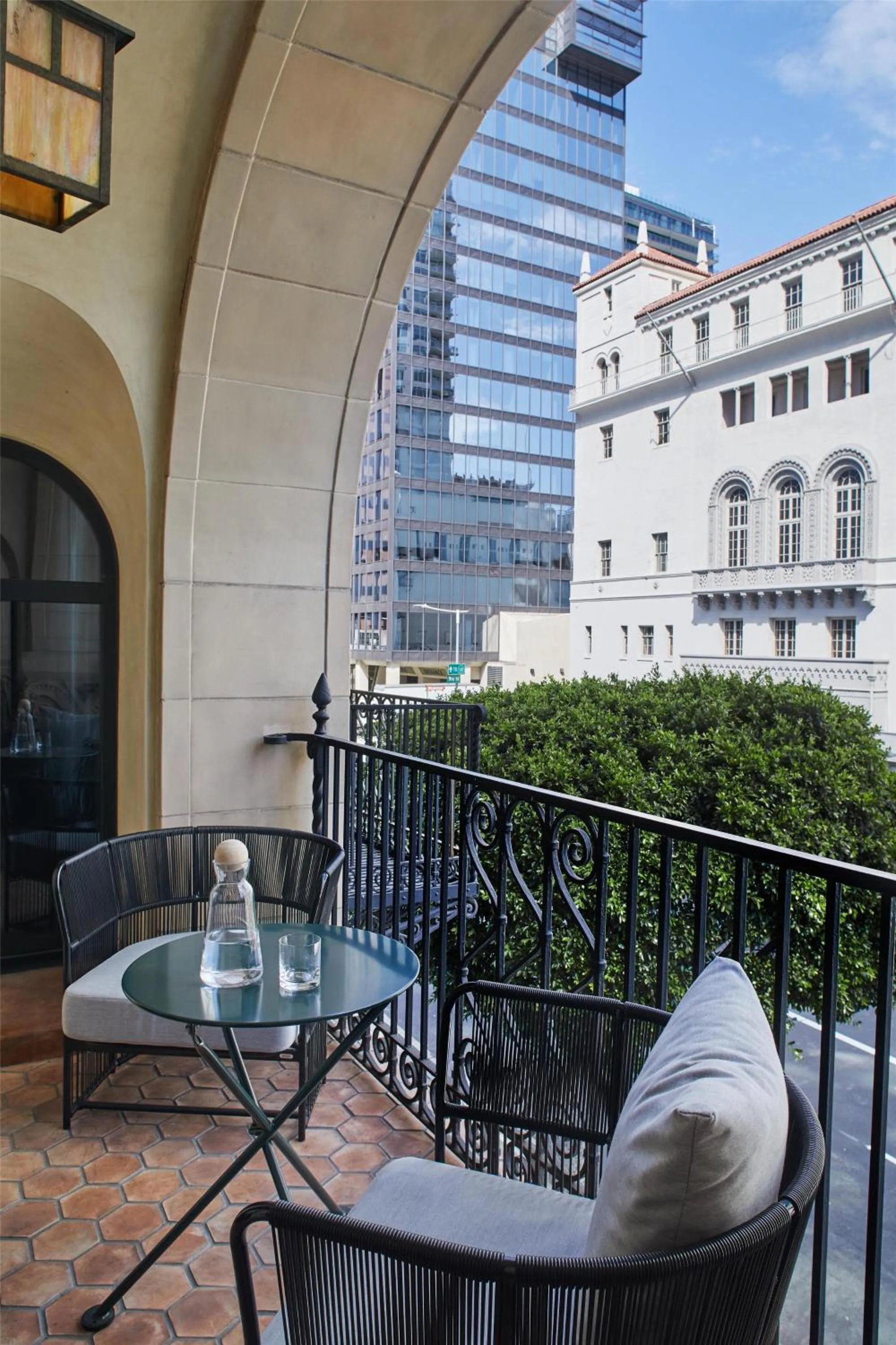 Photo of the whole room in Hotel Figueroa, Unbound Collection by Hyatt