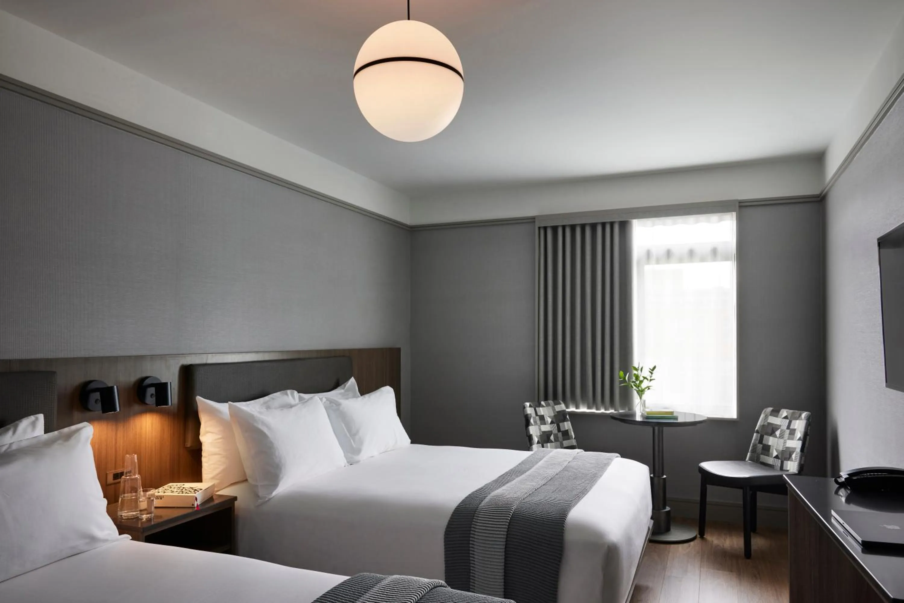 Bedroom, Bed in The Melrose Hotel
