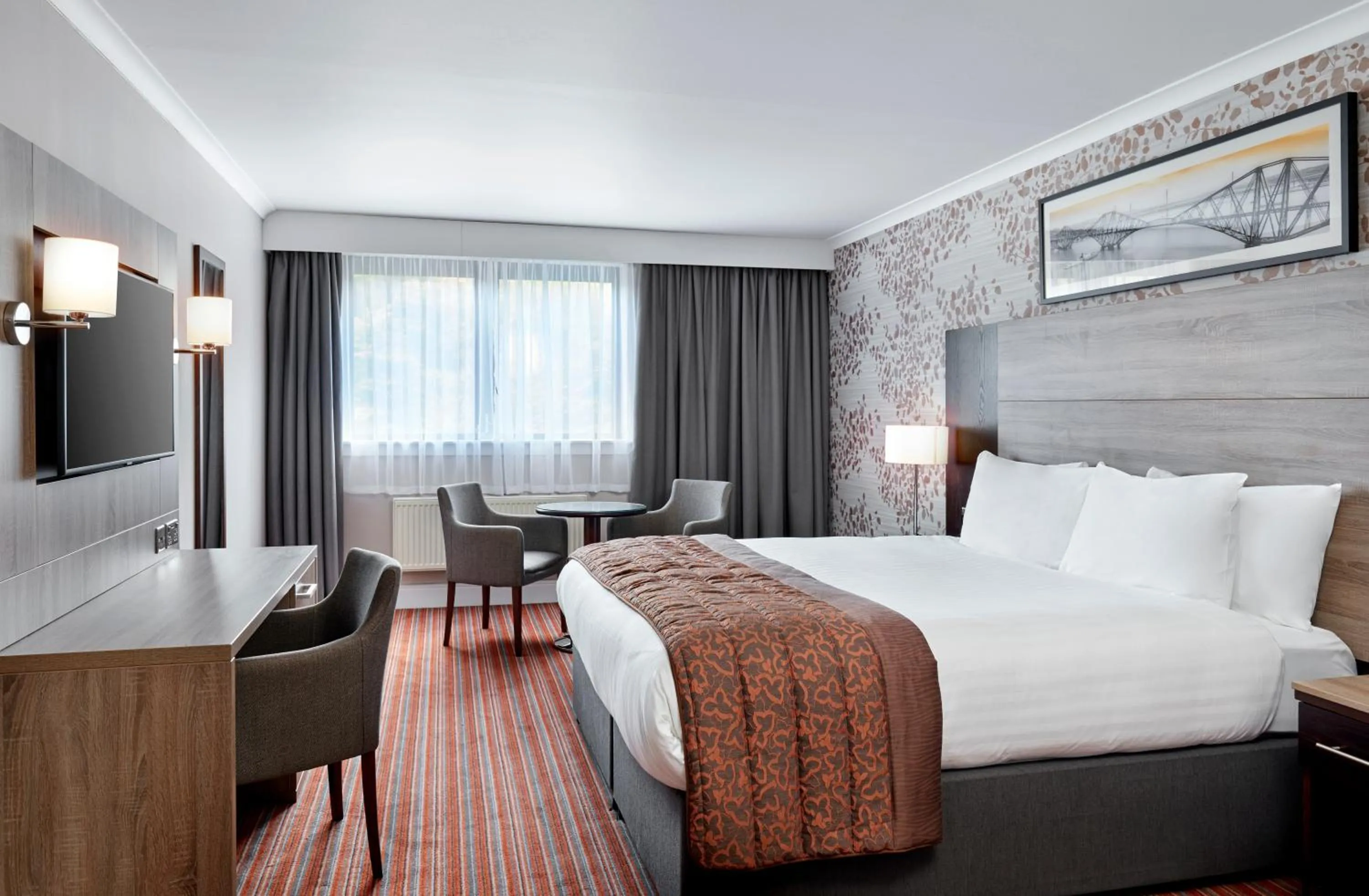 Photo of the whole room, Bed in Leonardo Edinburgh Murrayfield