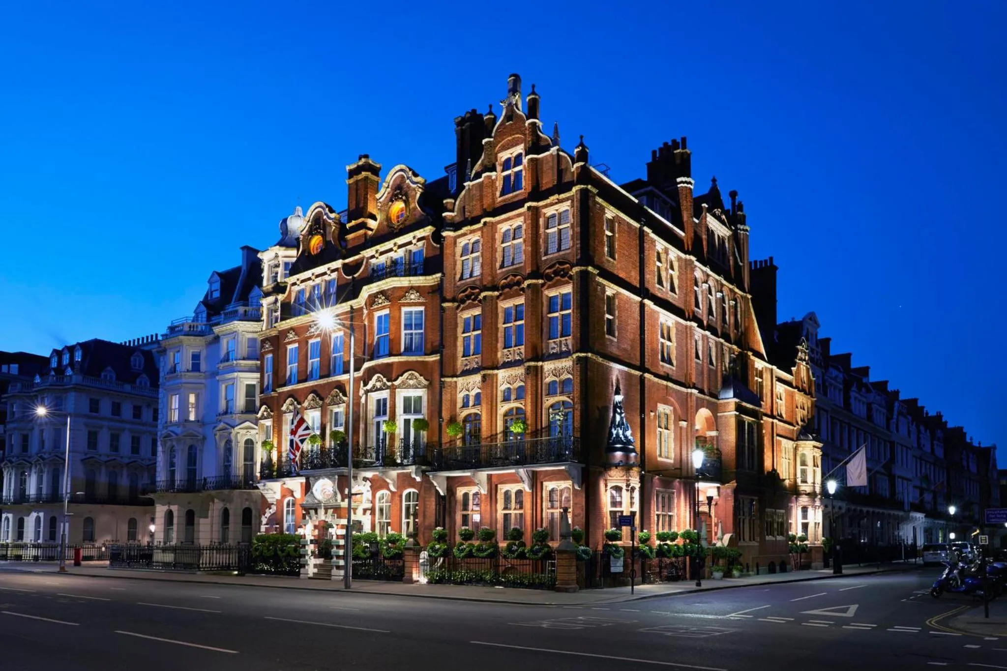 Property building in Milestone Hotel Kensington