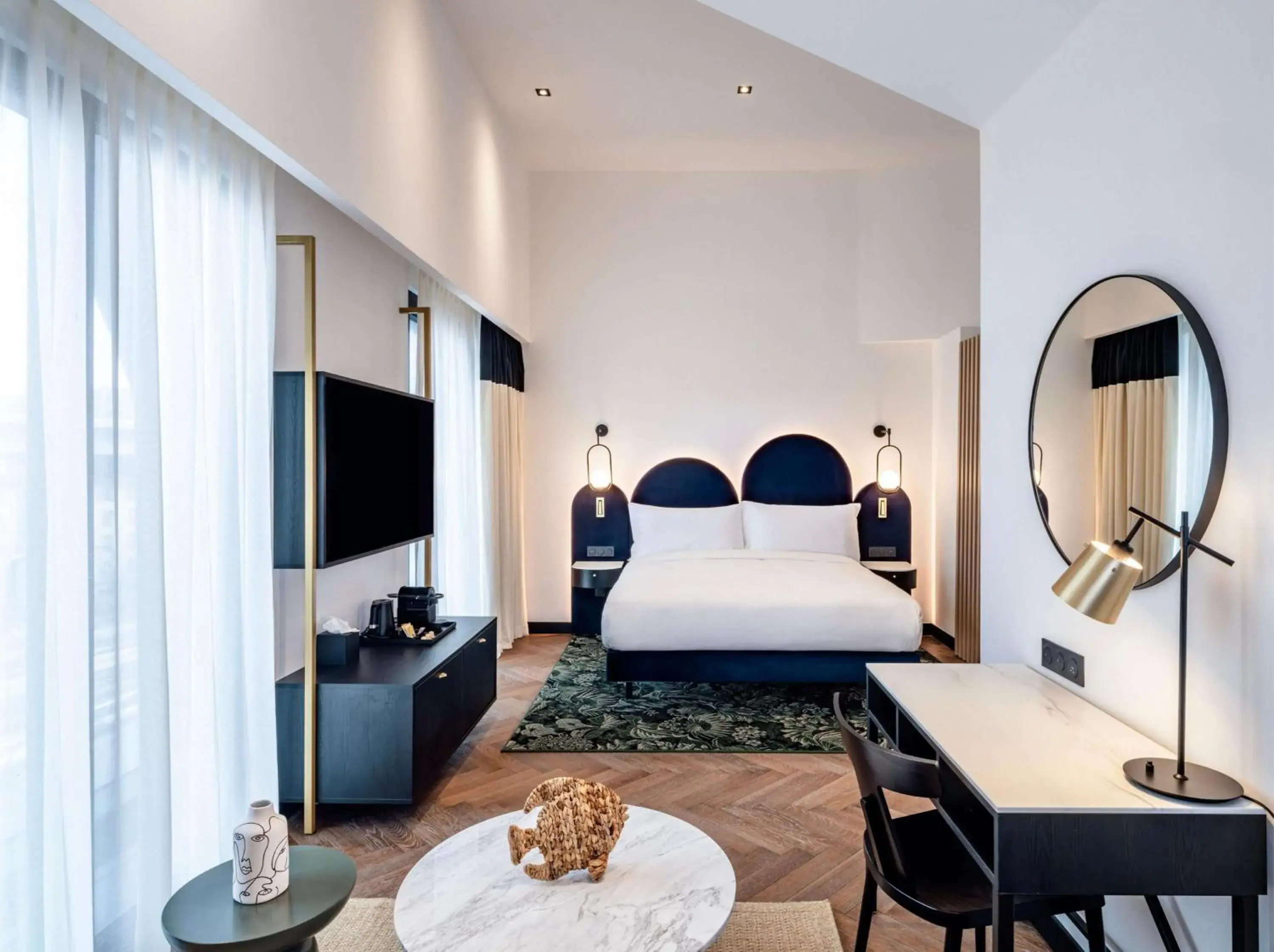 Bedroom, Bed in Doubletree By Hilton Nice Centre Iconic Bedroom, Bed in Doubletree By Hilton Nice Centre Iconic