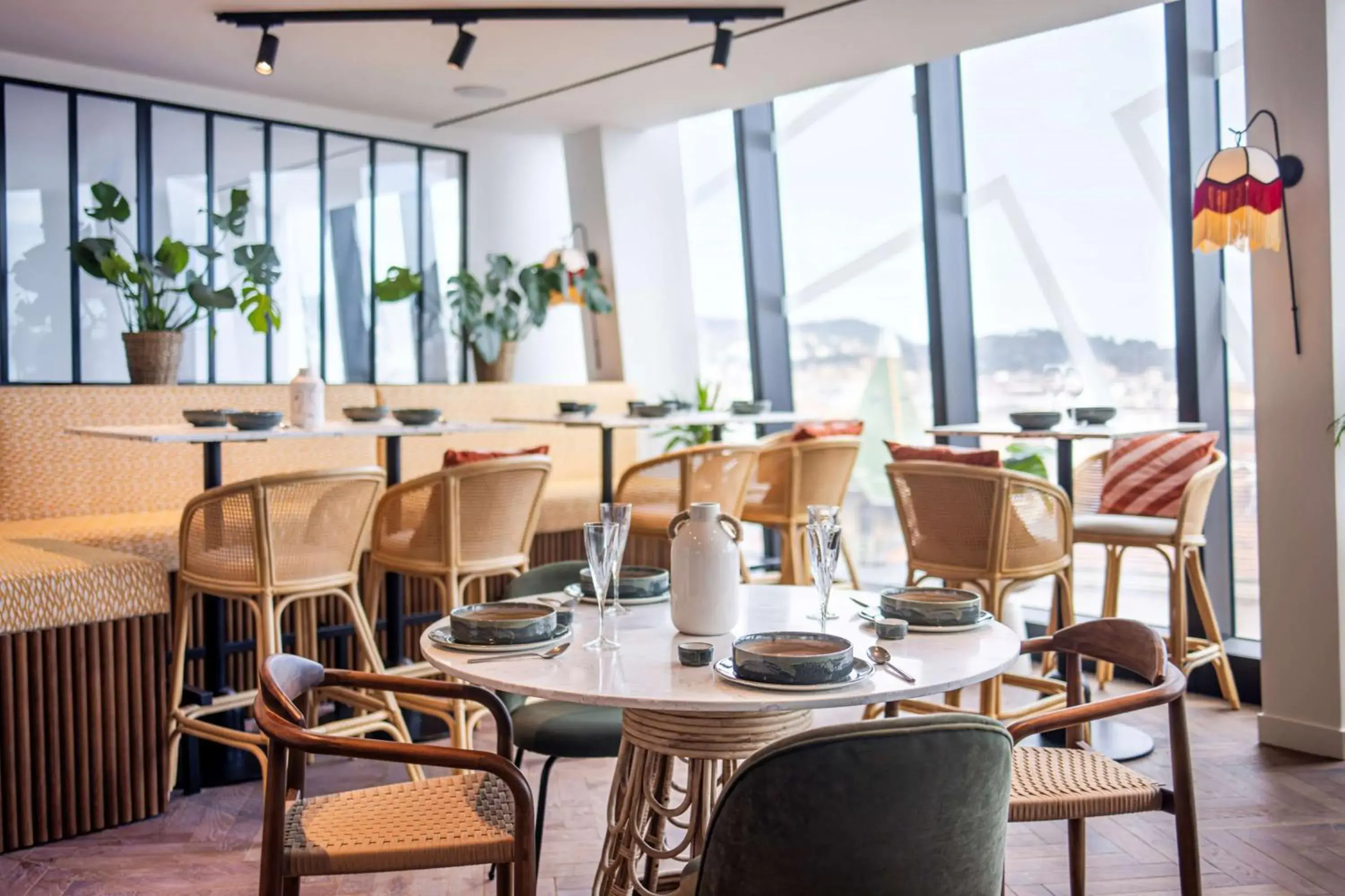 Restaurant/places to eat in Doubletree By Hilton Nice Centre Iconic Restaurant/places to eat in Doubletree By Hilton Nice Centre Iconic