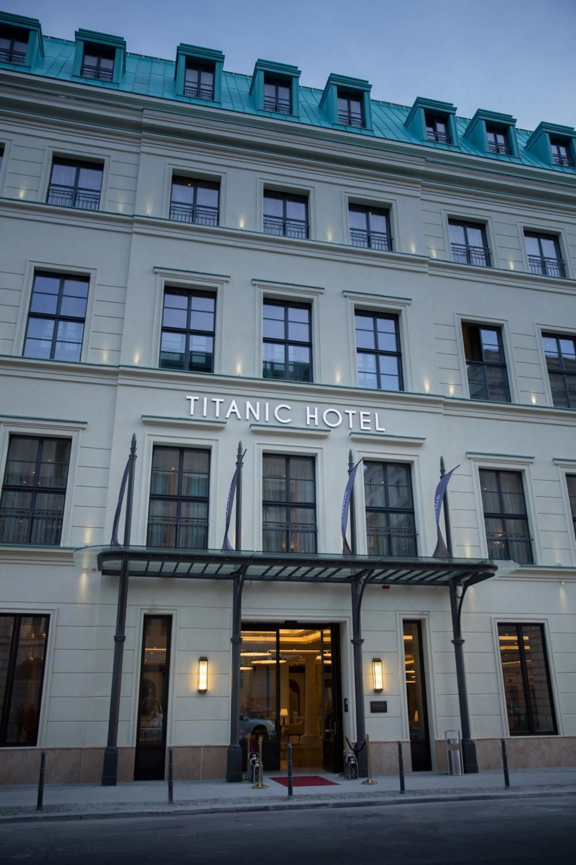 Facade/entrance in TITANIC Gendarmenmarkt Berlin