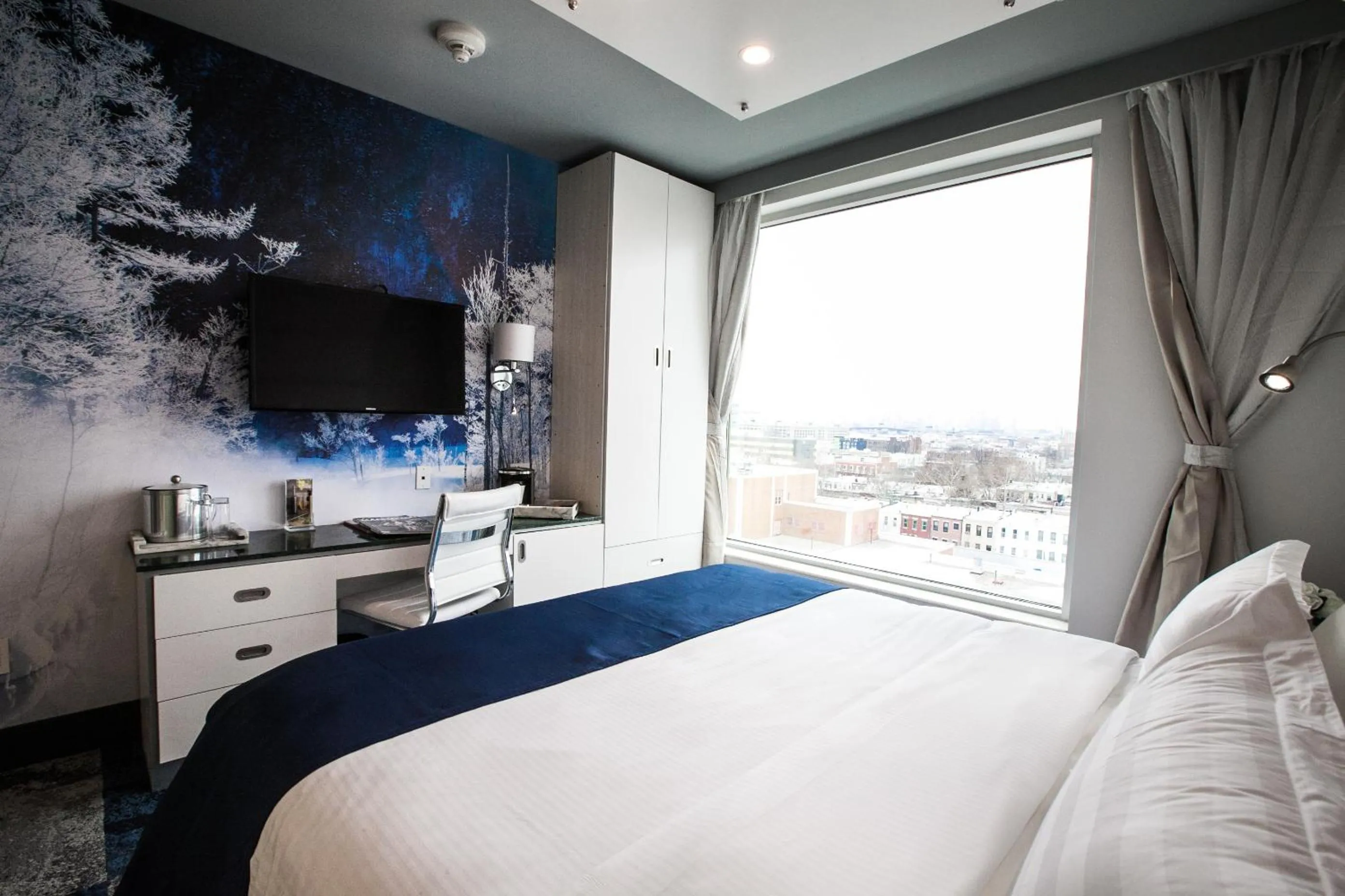 Bedroom, Bed in Wyndham Garden Brooklyn Sunset Park