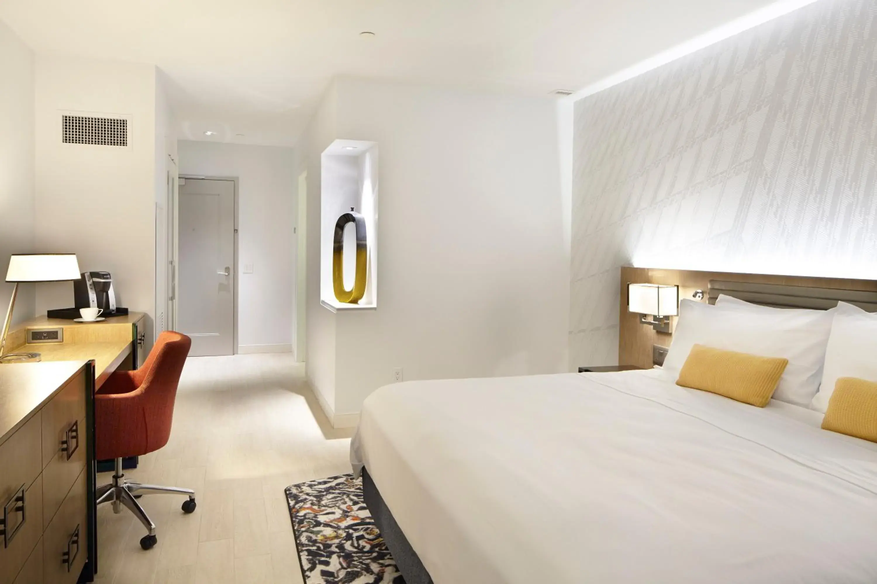 Photo of the whole room, Bed in Hotel Indigo Atlanta Downtown by IHG Photo of the whole room, Bed in Hotel Indigo Atlanta Downtown by IHG