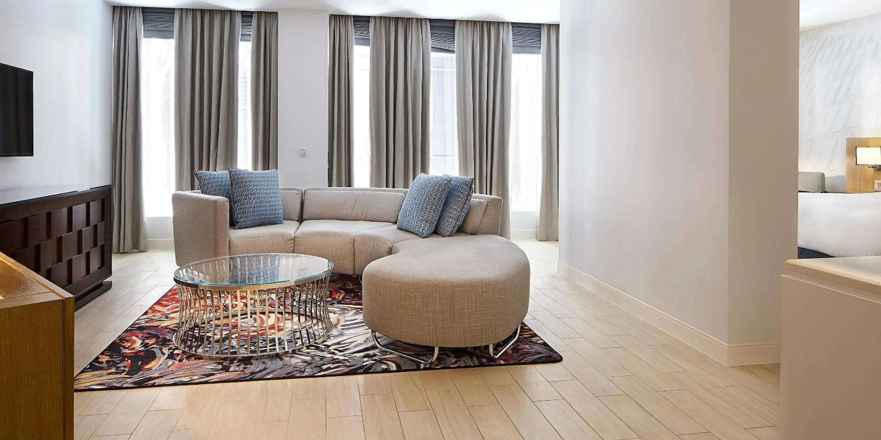 Living room in Hotel Indigo Atlanta Downtown by IHG