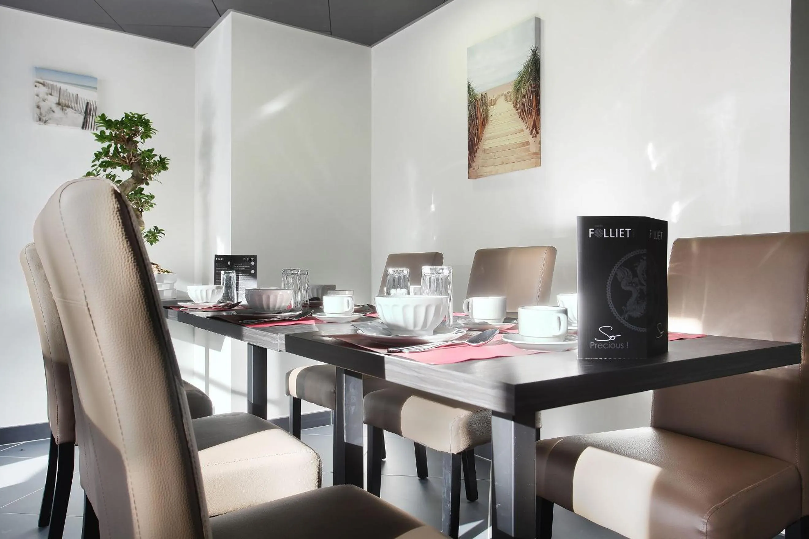 Buffet breakfast in Appart'hôtel Odalys City - Marseille Prado