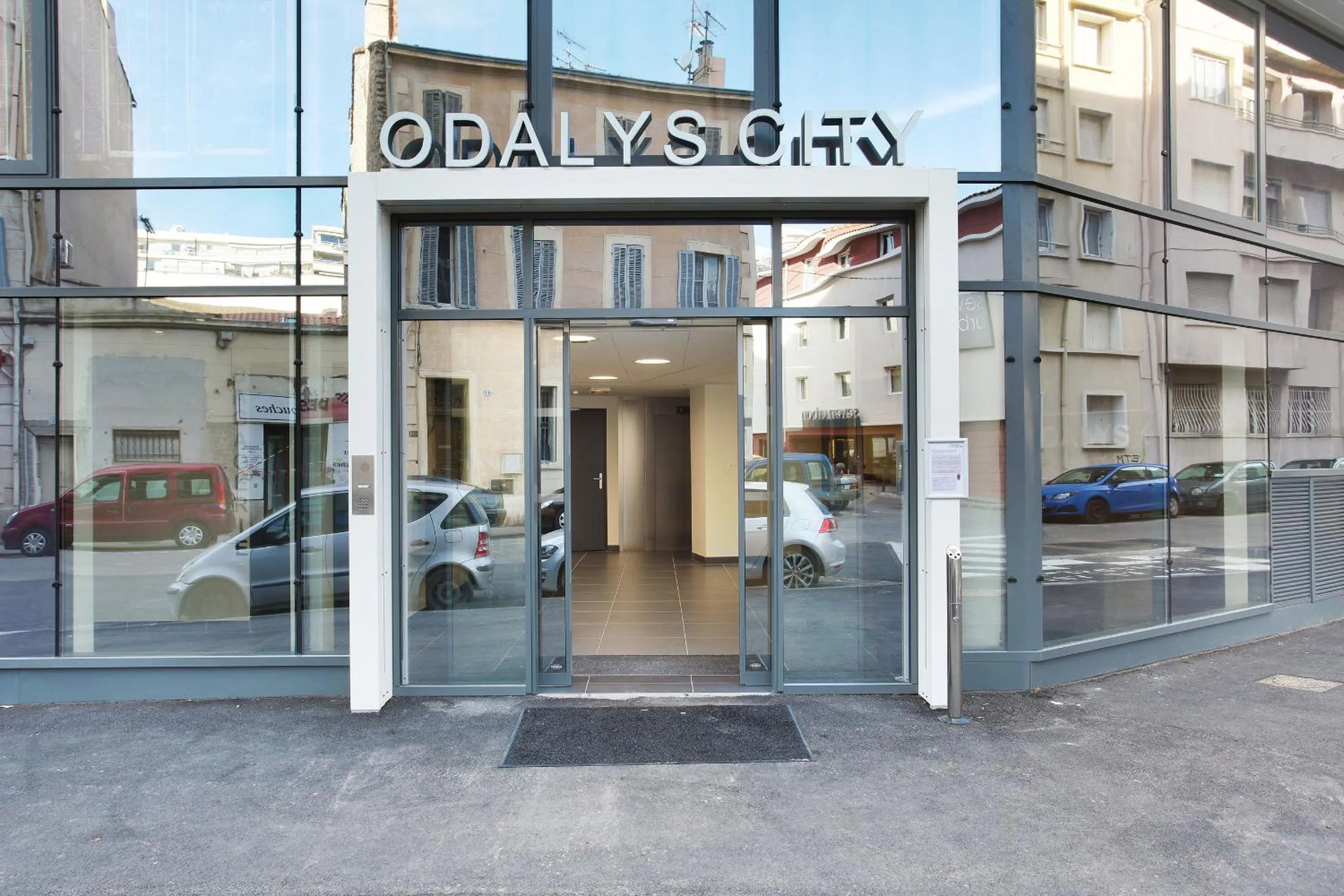 Facade/entrance in Appart'hôtel Odalys City - Marseille Prado