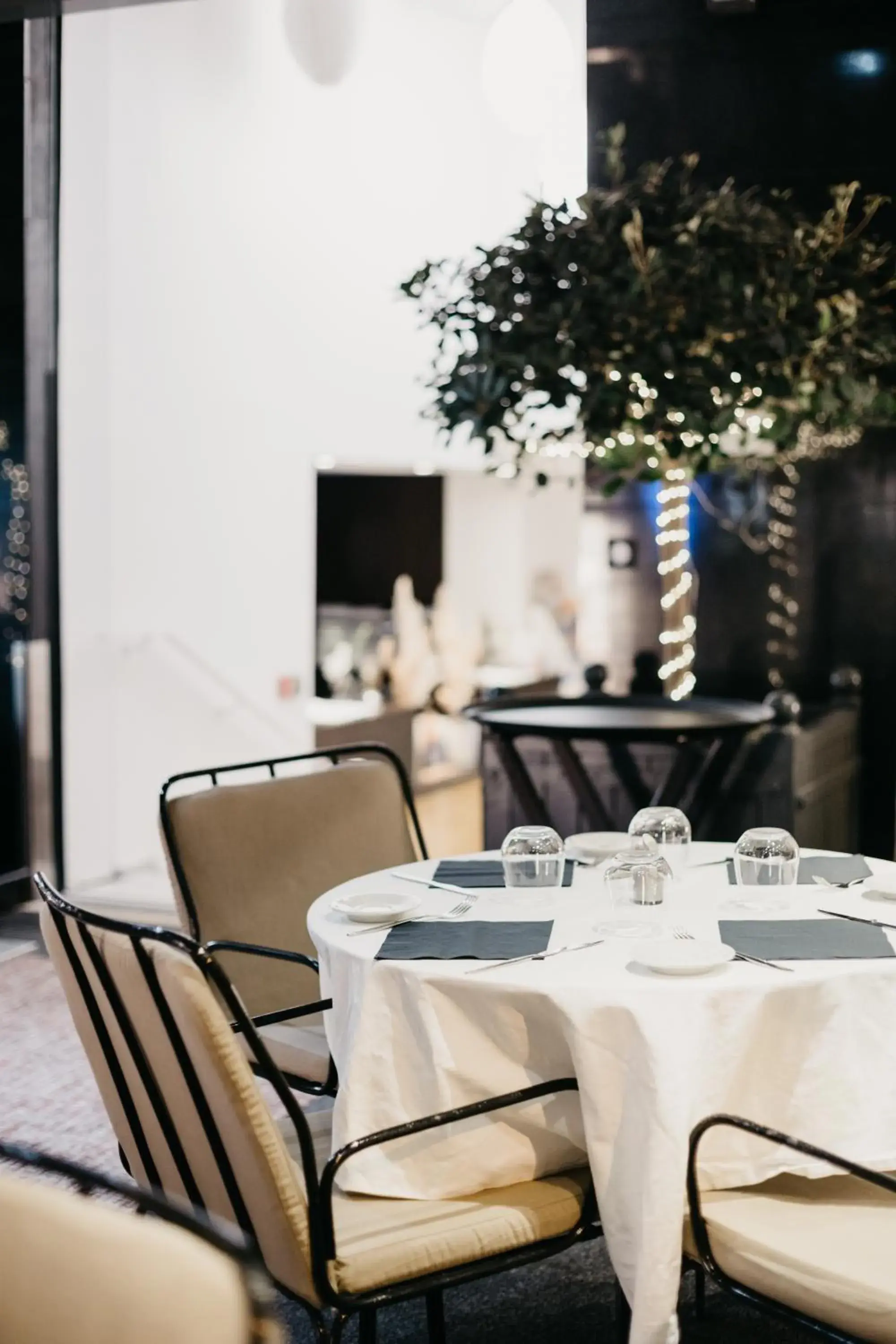 Restaurant/places to eat in Hôtel & Appartements Monsigny Restaurant/places to eat in Hôtel & Appartements Monsigny