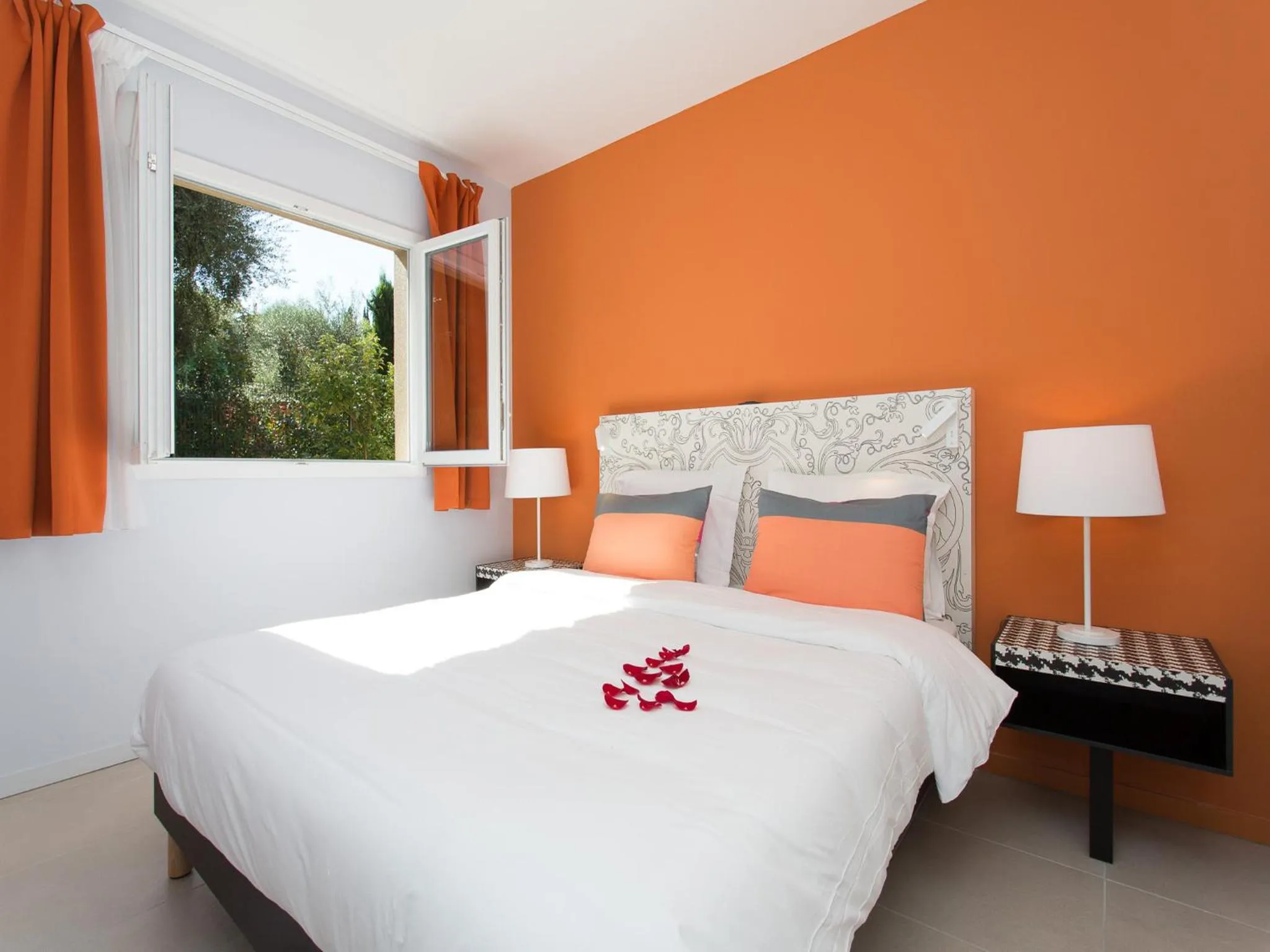 Bedroom, Bed in Adonis Mougins