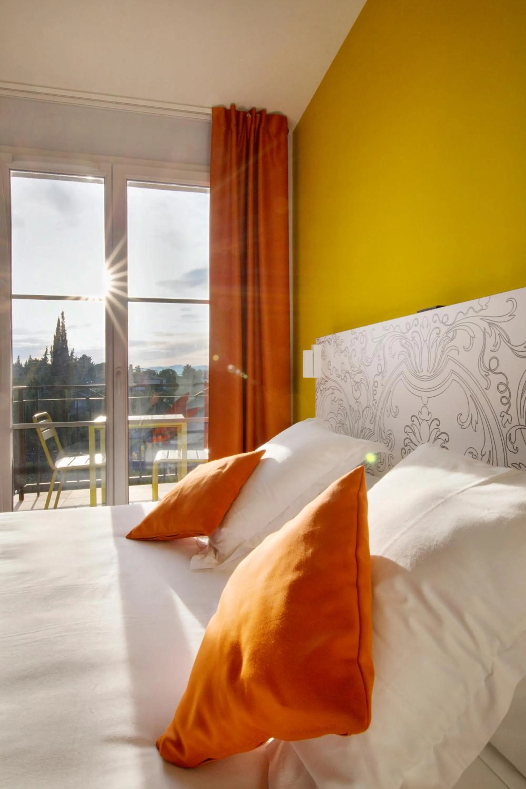 Photo of the whole room, Bed in Adonis Mougins