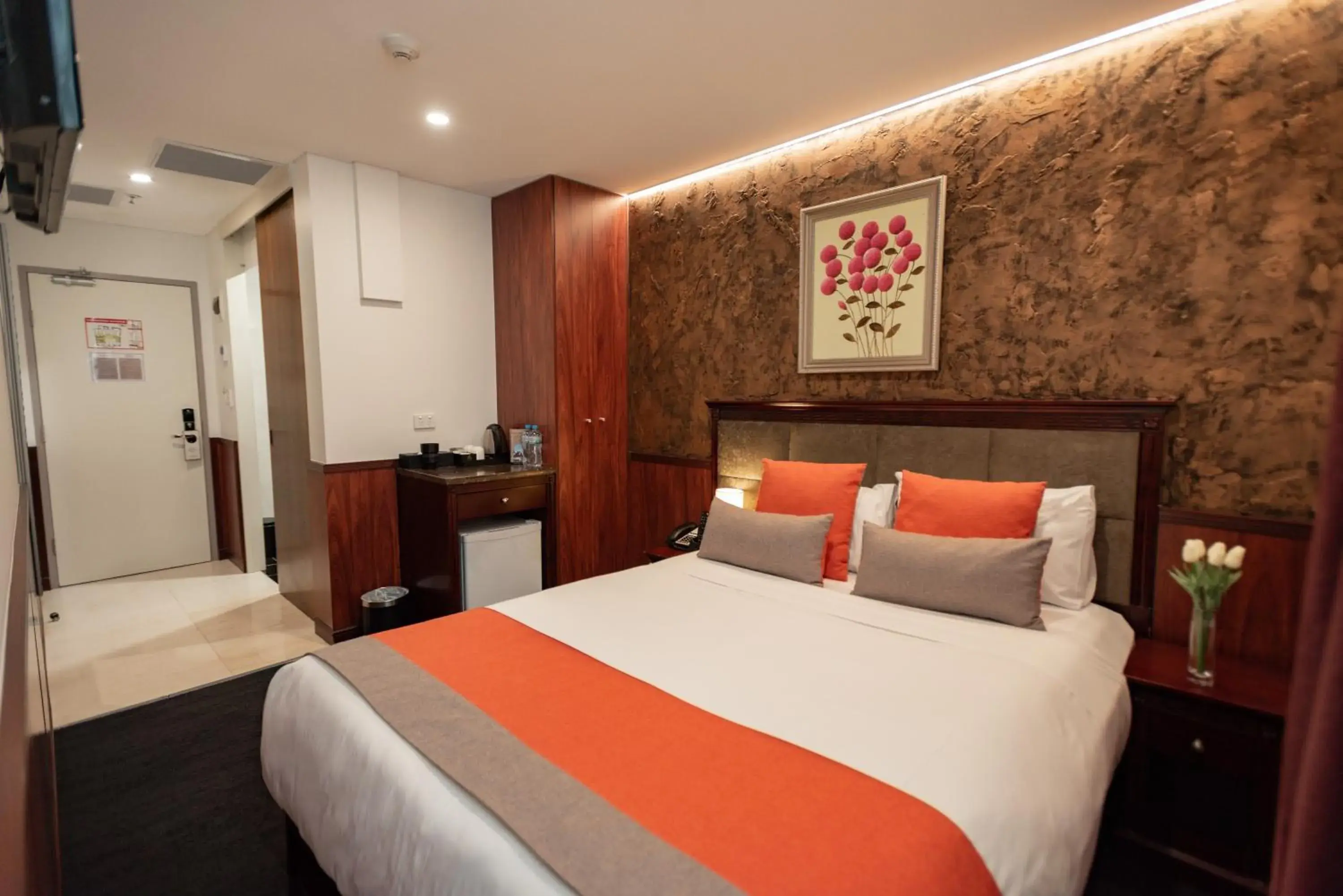 Photo of the whole room, Bed in YEHS Hotel Sydney CBD Photo of the whole room, Bed in YEHS Hotel Sydney CBD