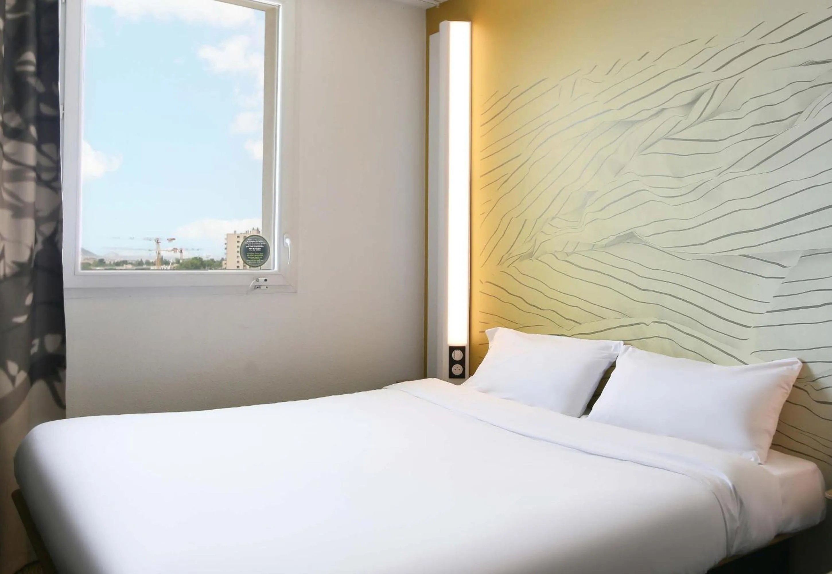 Photo of the whole room, Bed in B&B HOTEL Marseille Prado Vélodrome