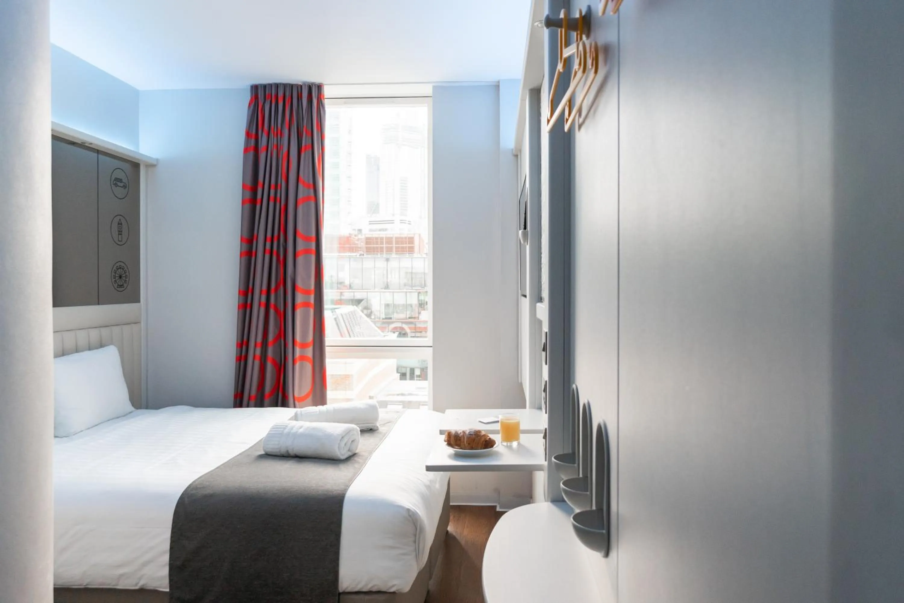 Photo of the whole room, Bed in Point A Hotel London Canary Wharf