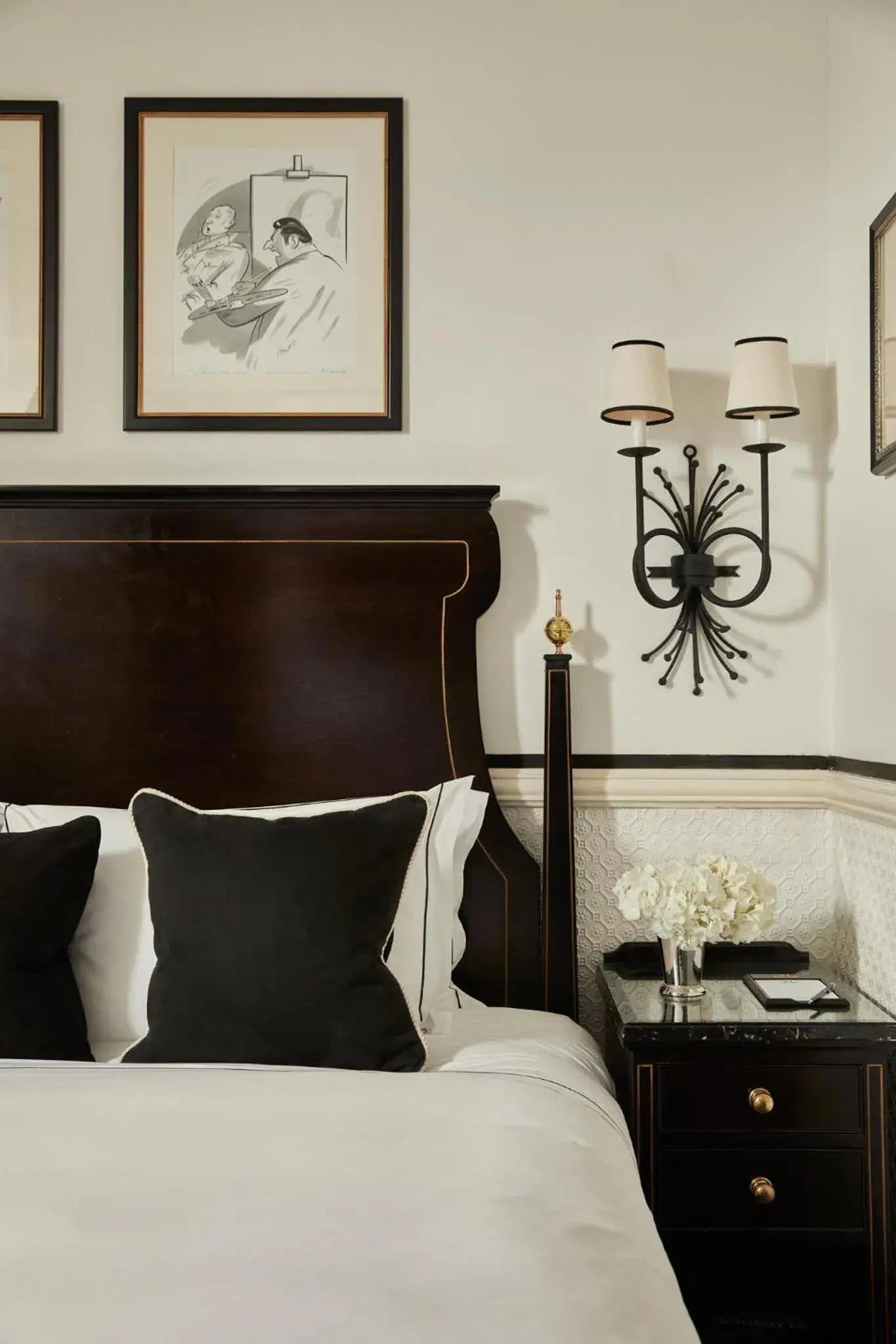 Photo of the whole room, Bed in 41 Photo of the whole room, Bed in 41