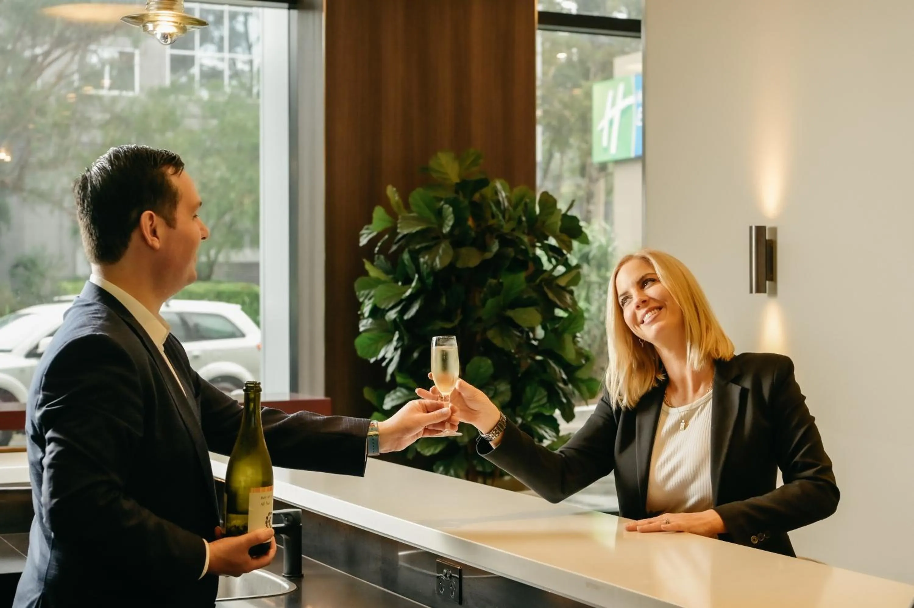 Lobby or reception in Holiday Inn Express Sydney Macquarie Park by IHG