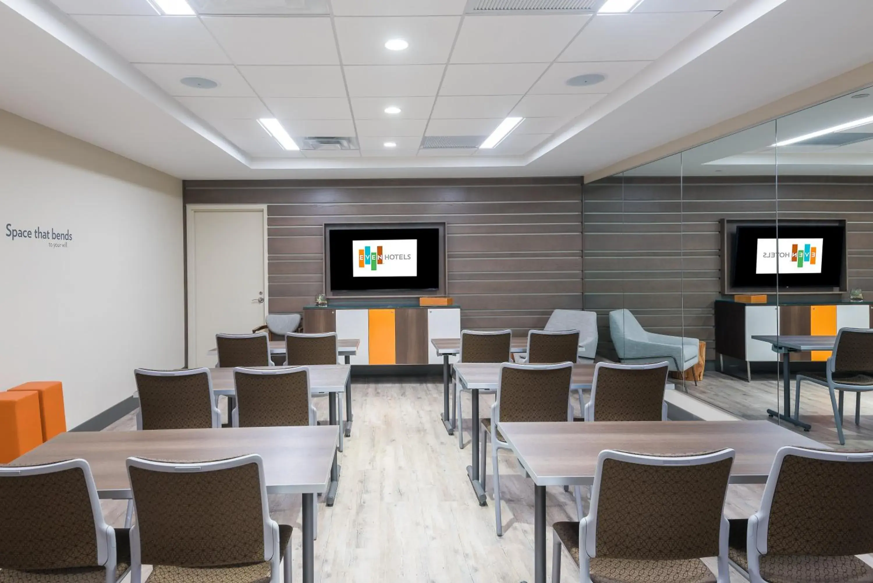 Meeting/conference room in EVEN Hotel Brooklyn by IHG Meeting/conference room in EVEN Hotel Brooklyn by IHG