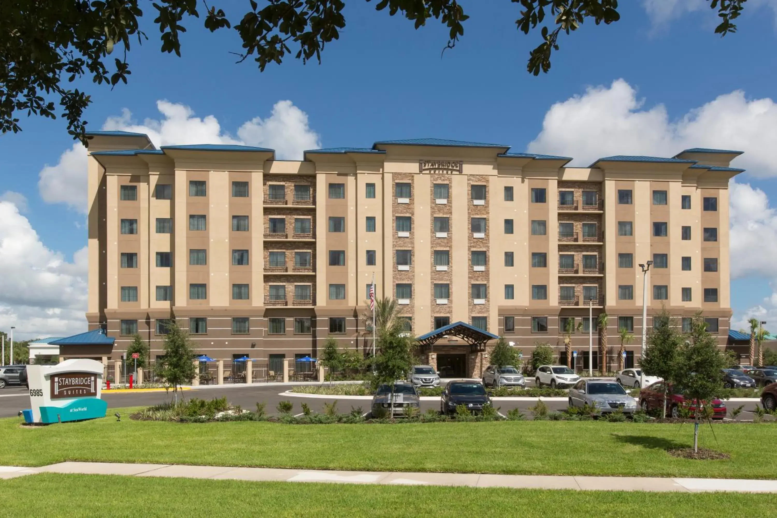 Facade/entrance in Staybridge Suites Orlando at SeaWorld by IHG - Free Breakfast & Shuttle to SeaWorld Parks Facade/entrance in Staybridge Suites Orlando at SeaWorld by IHG - Free Breakfast & Shuttle to SeaWorld Parks