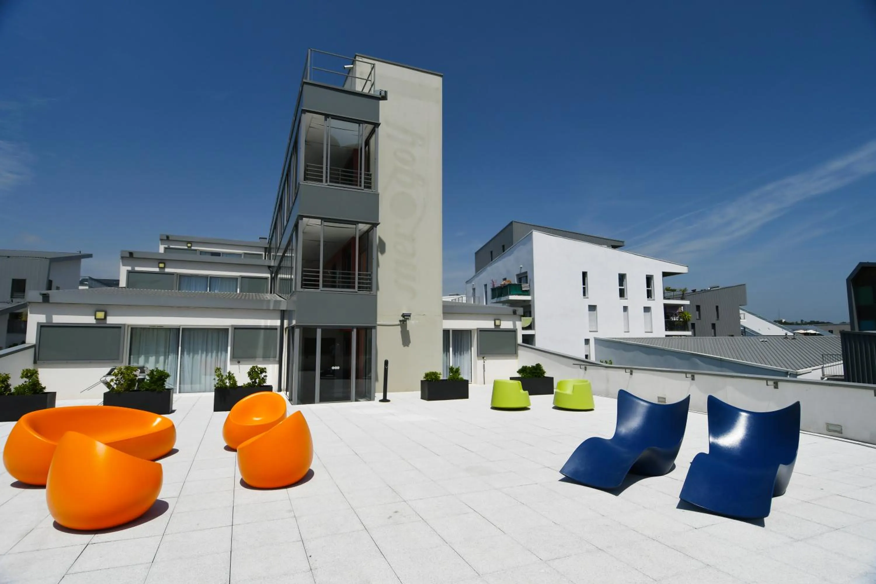 Patio in Appart-Hôtel Mer & Golf City Bordeaux Bassins à flot
